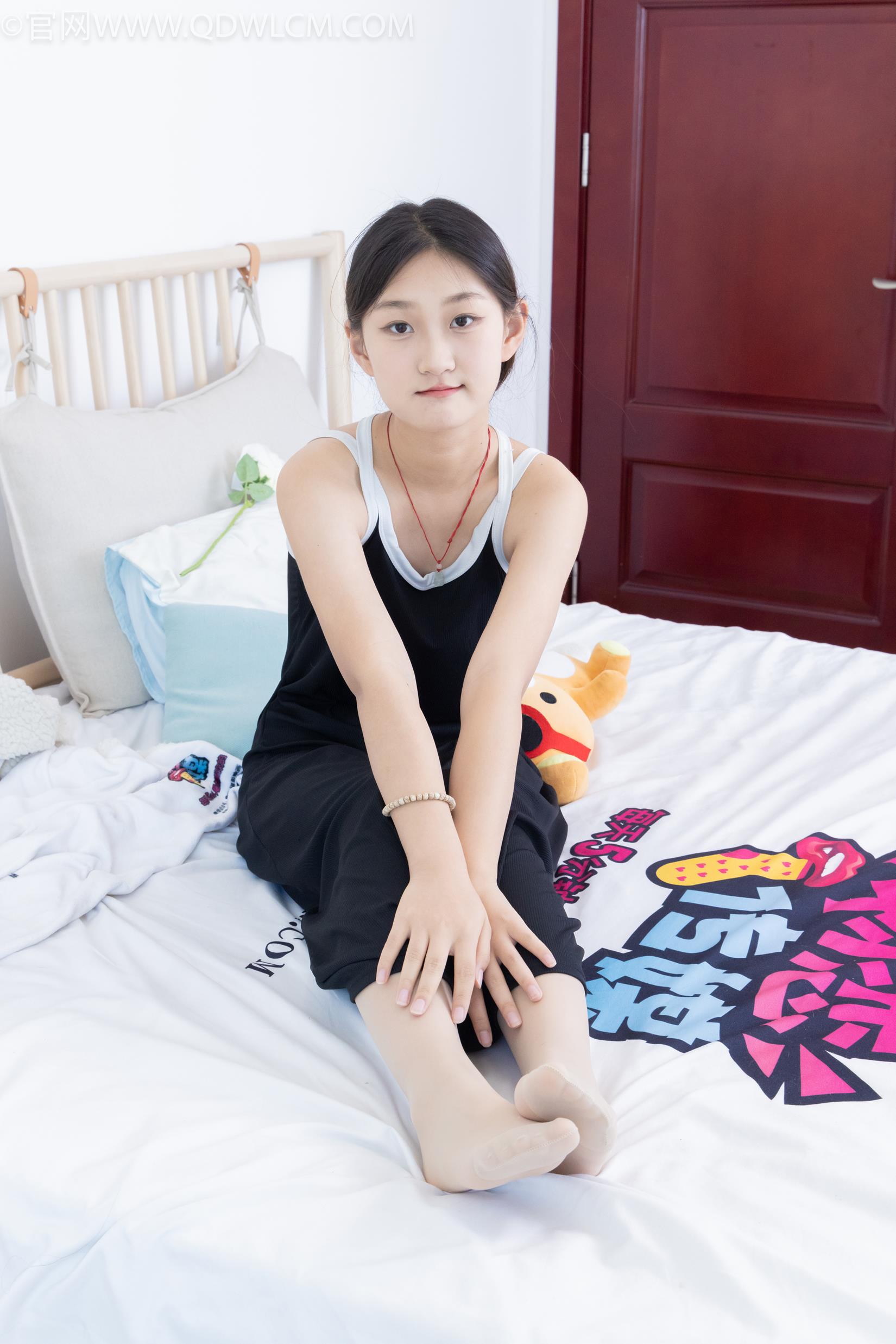 勿恋传媒 NO.1998 豆沙-新人驾到[155P/1V/4.71GB]插图1