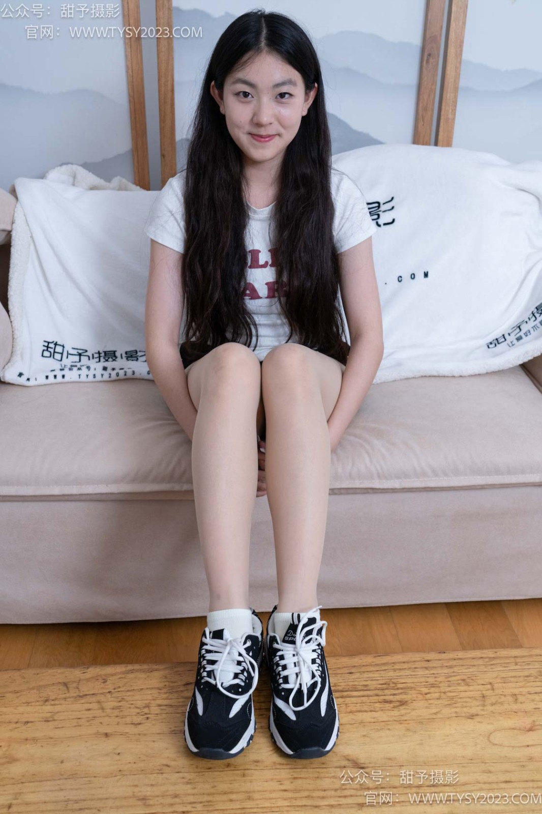 甜予摄影 NO.079 小云-运动鞋、白棉袜、肉丝（脚尖加固款）[139P/2V/10.15GB]插图2