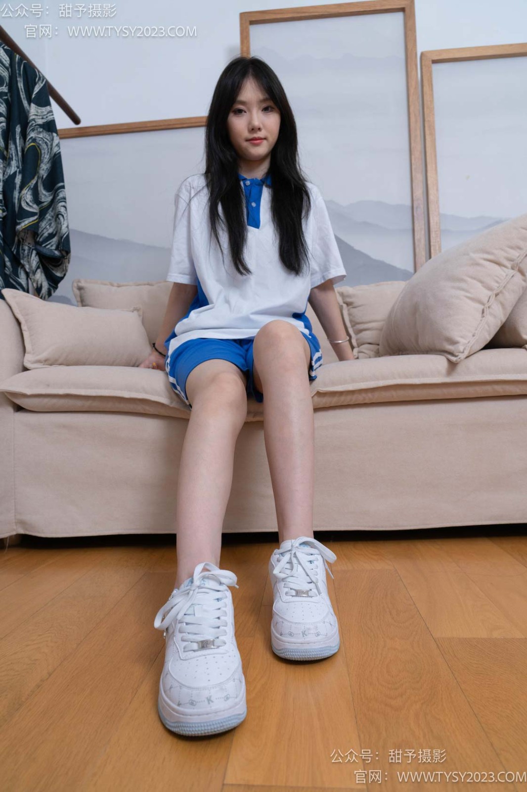 甜予摄影 NO.080 璇璇-校服、板鞋、裸足、光脚踩小西红柿葡萄的剧情[134P/2V/11.74GB]插图2