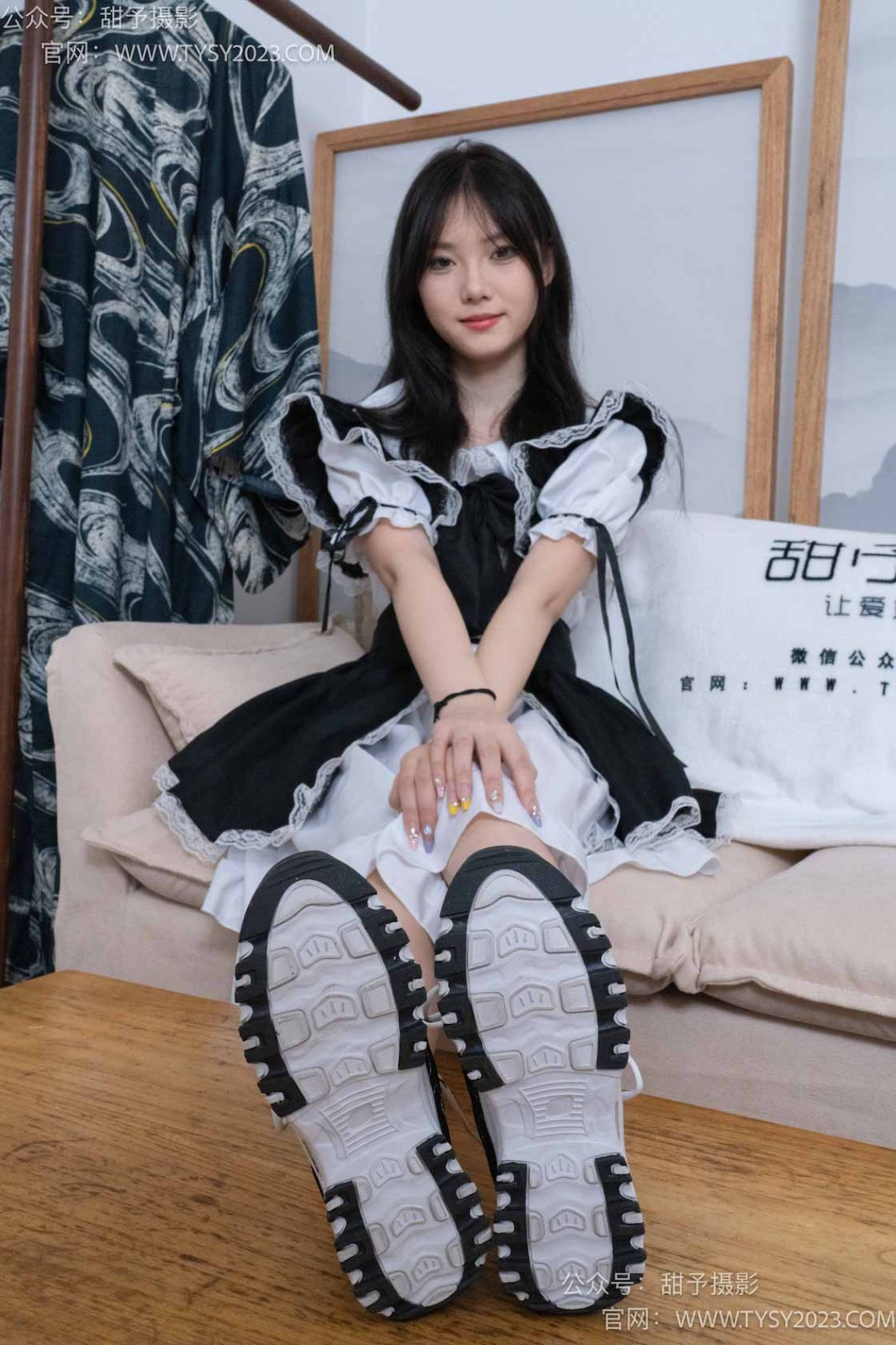 甜予摄影 NO.083 璇璇-运动鞋、白棉袜、裸足[133P/2V/9.95GB]插图3