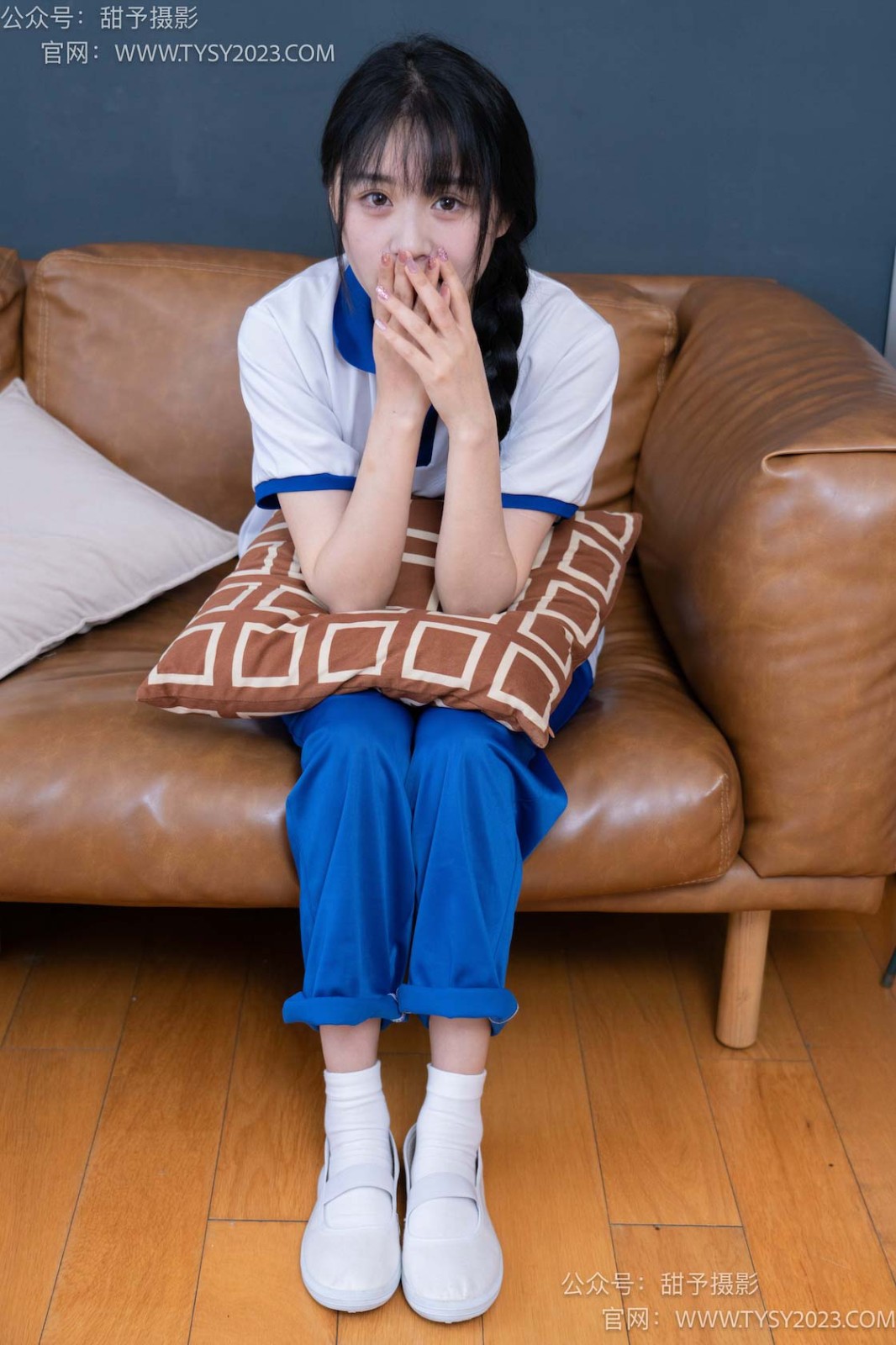 甜予摄影 NO.091 澜澜-校服、白布鞋、白棉袜、短肉丝（脚尖加固款）、裸足[135P/2V/10.27GB]插图1