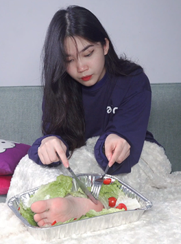 [aapary模拍视频]小莹镁足加面包沙拉酱[1V/3.55G]插图