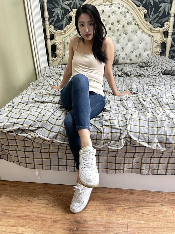 小麦學姐tk，一如既往的怕痒，痒到爆粗[34P/1V/1.89G]插图4