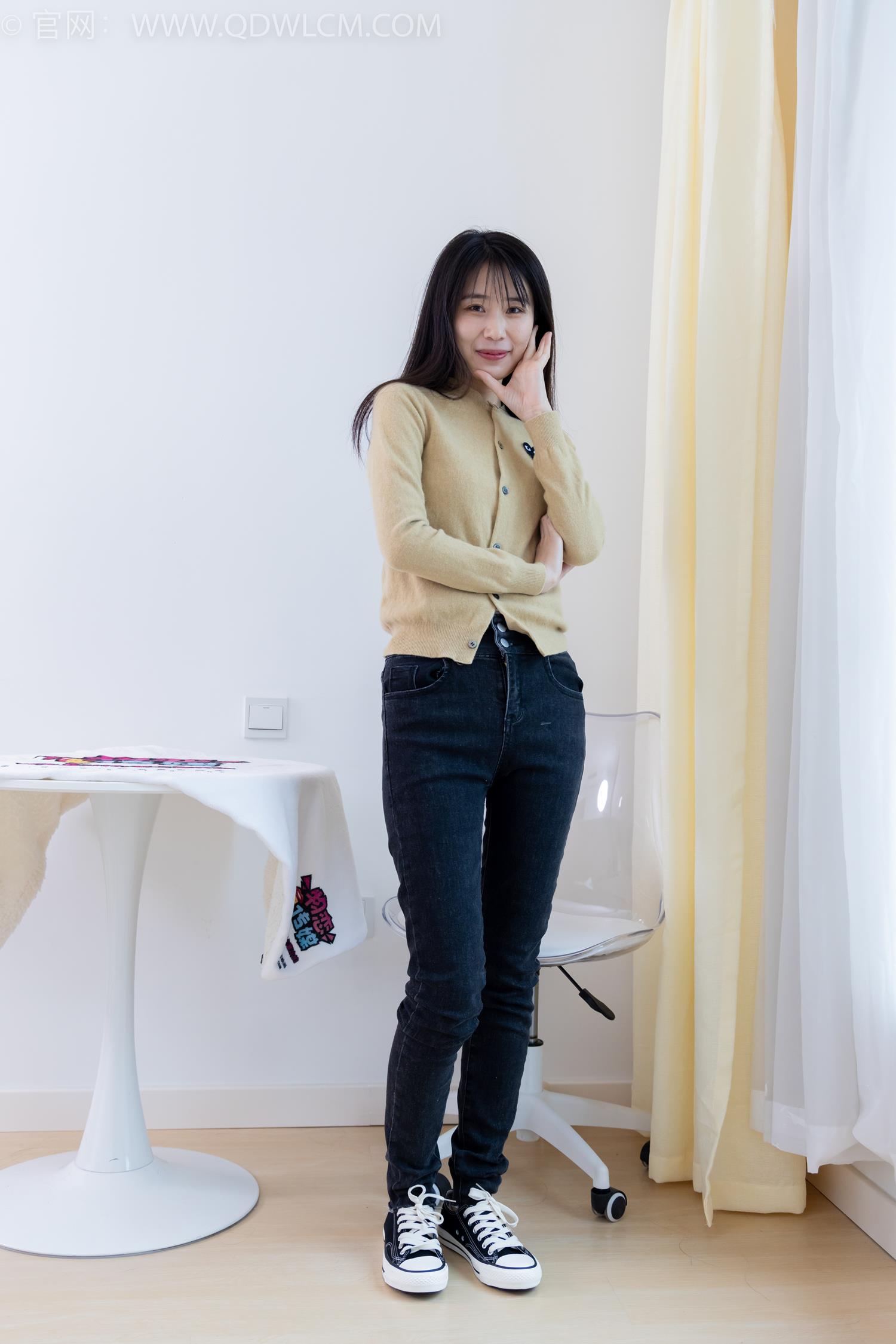 勿恋传媒 NO.2033 菜菜-熟悉的面孔[160P/1V/4.89GB]插图1