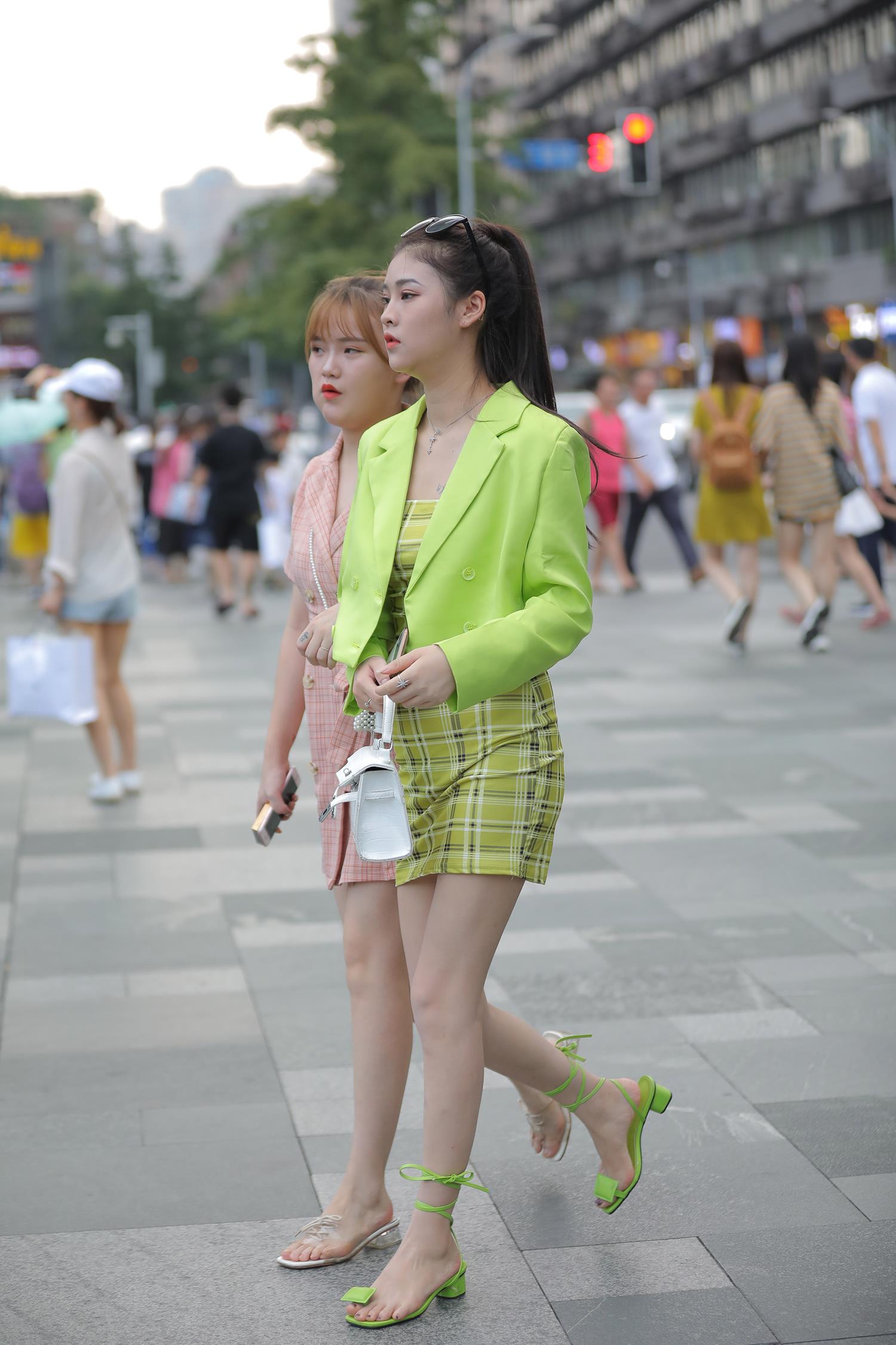 精选街拍作品 NO.3851 荧光绿西装外套[47P/72MB]插图