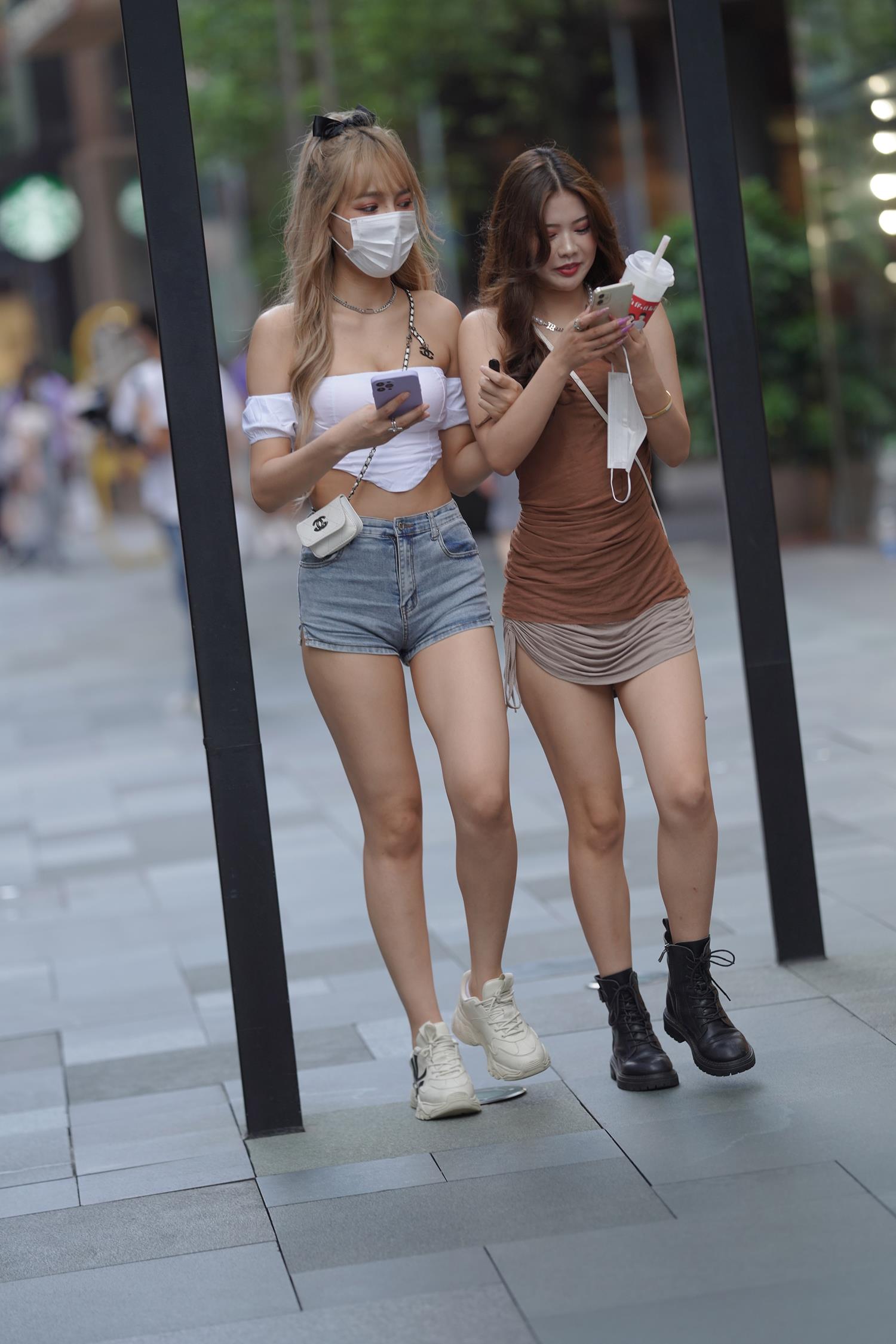 精选街拍作品 NO.3794 蓝色热裤美腿翘臀[161P/435MB]插图2