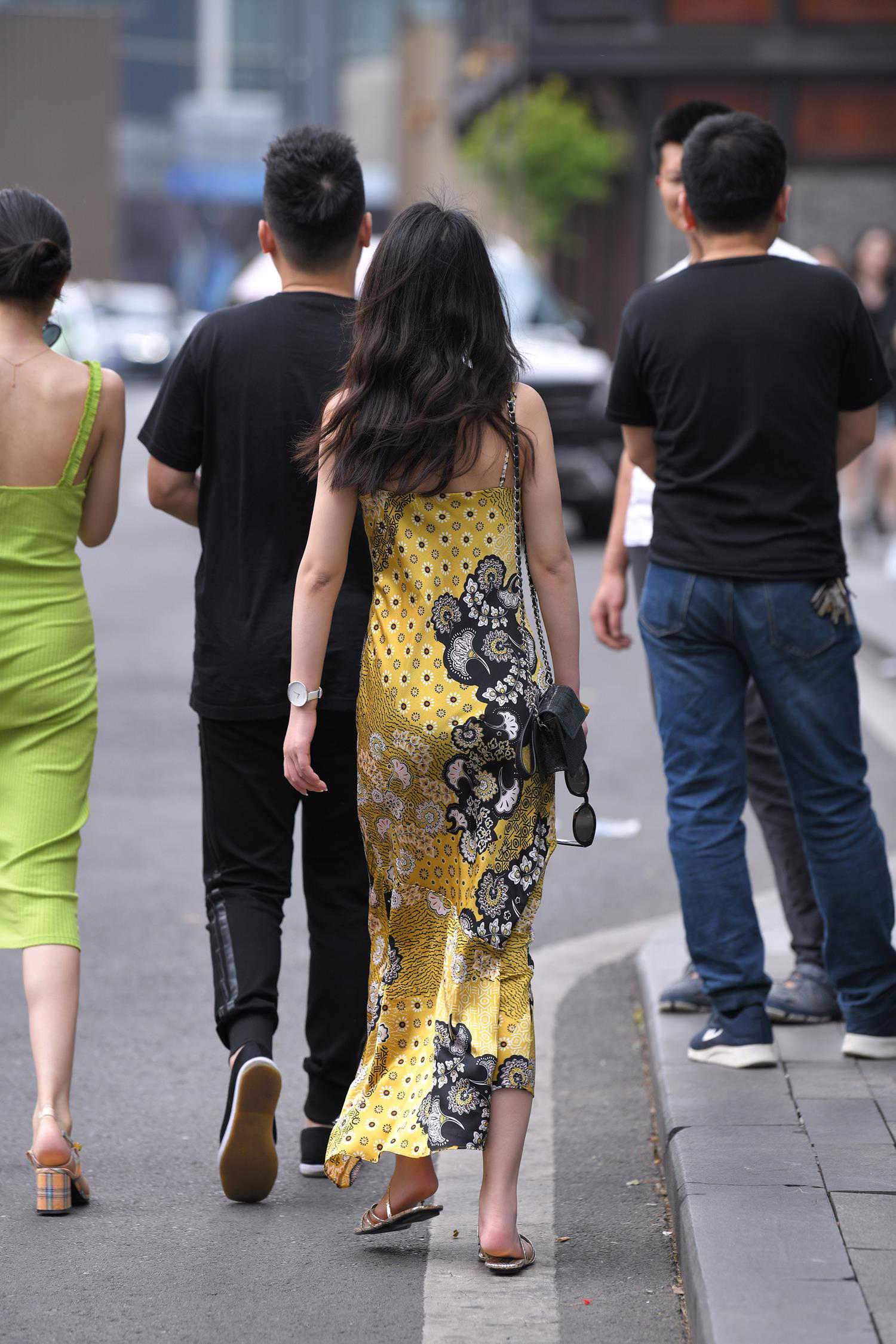 精选街拍作品 NO.3837 果绿色长裙[21P/58MB]插图2