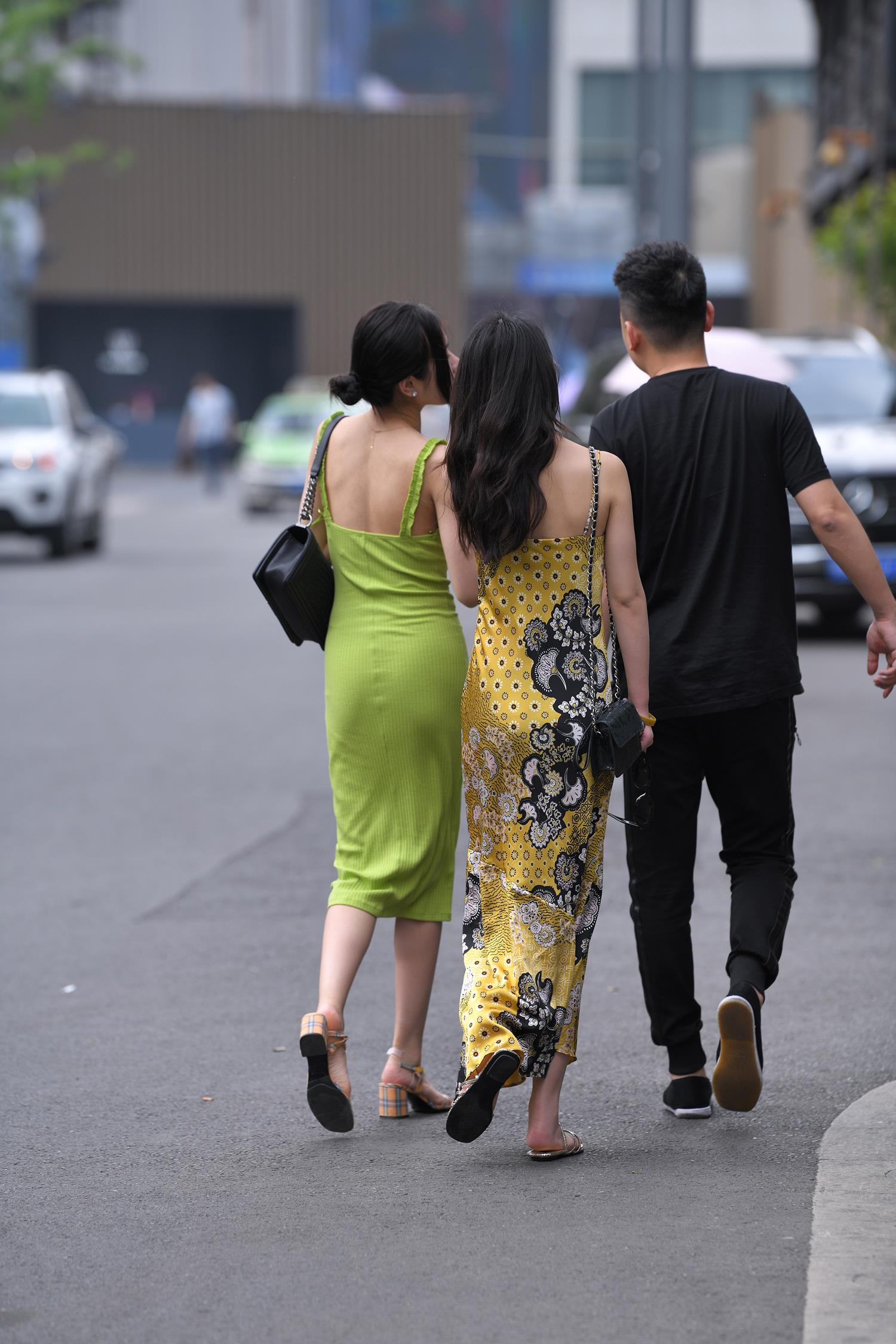 精选街拍作品 NO.3837 果绿色长裙[21P/58MB]插图3