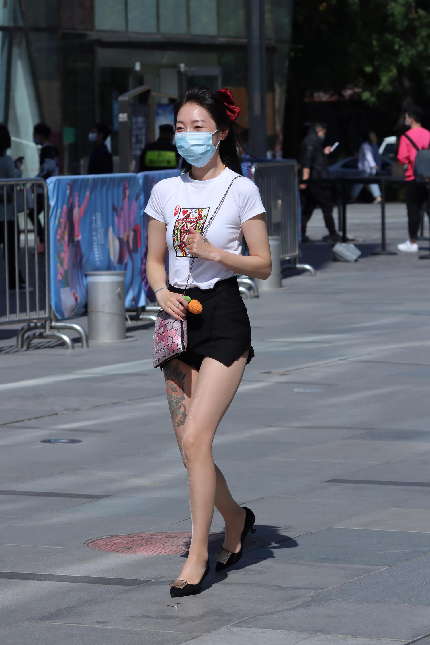 精选街拍作品 NO.3797 黑色热裤肉丝高跟纹身[132P/216MB]插图3