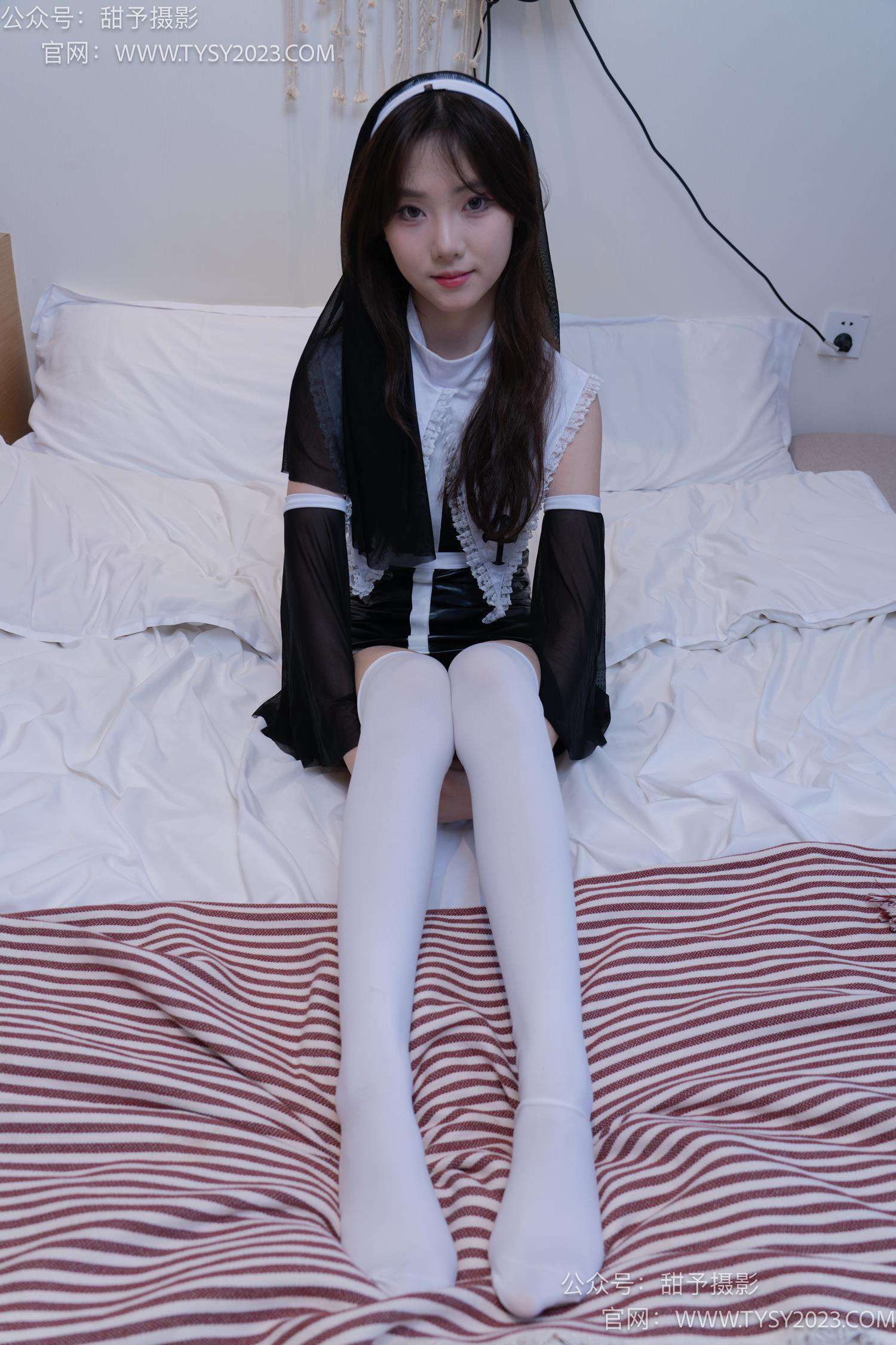 甜予摄影 NO.044 璇璇-修女服、高跟凉鞋、过膝白丝、小人国剧情[148P/2V/14.5GB]插图4