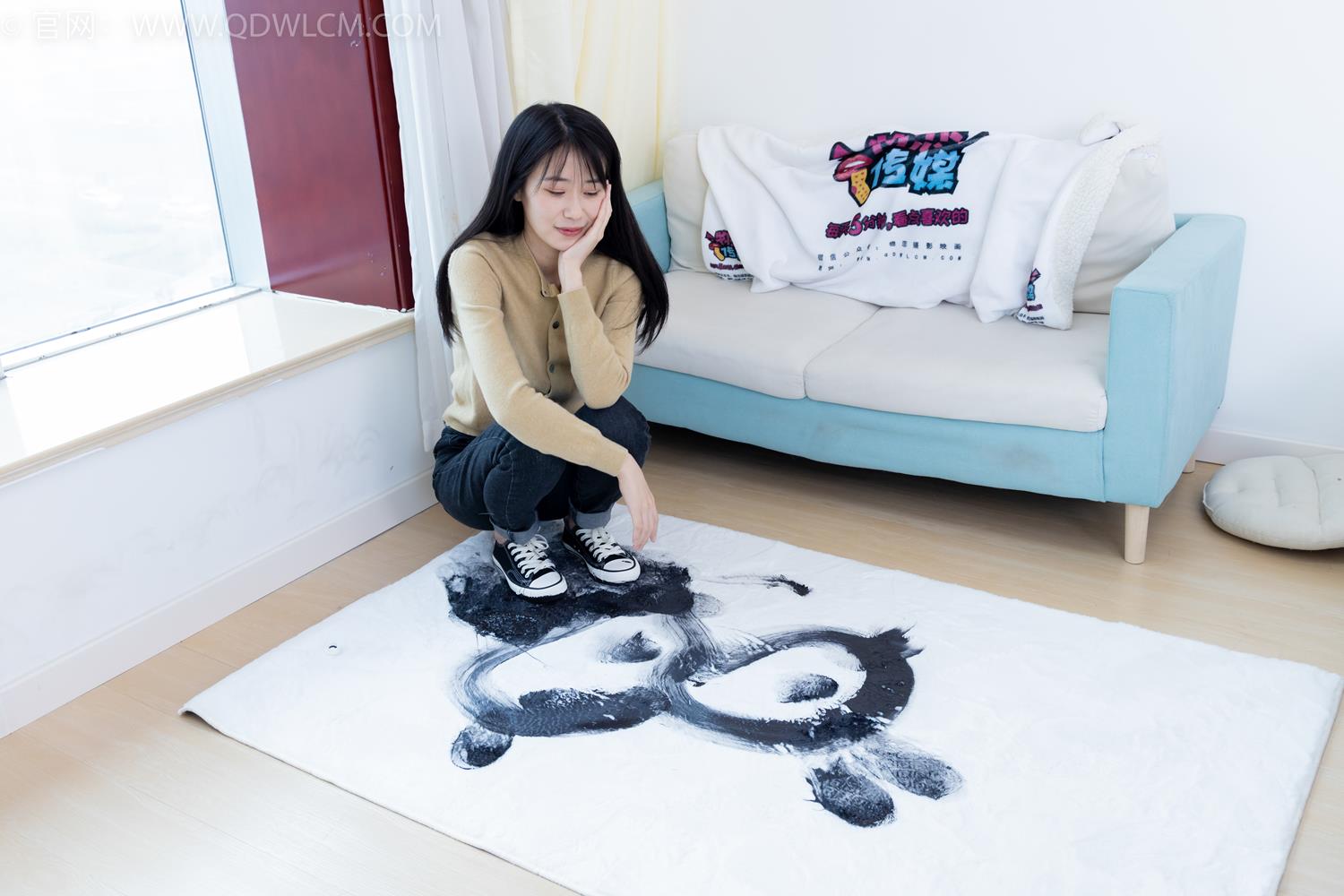 勿恋传媒 NO.2033 菜菜-熟悉的面孔[160P/1V/4.89GB]插图