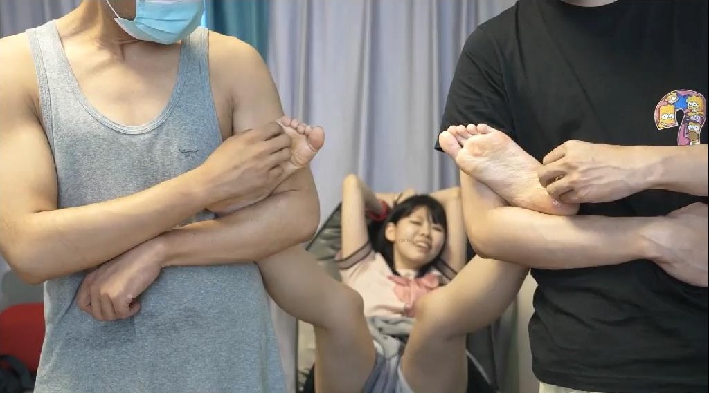 推特大王 极品JK罗莉，笑声非常销魂 [1V/2.27G]插图3