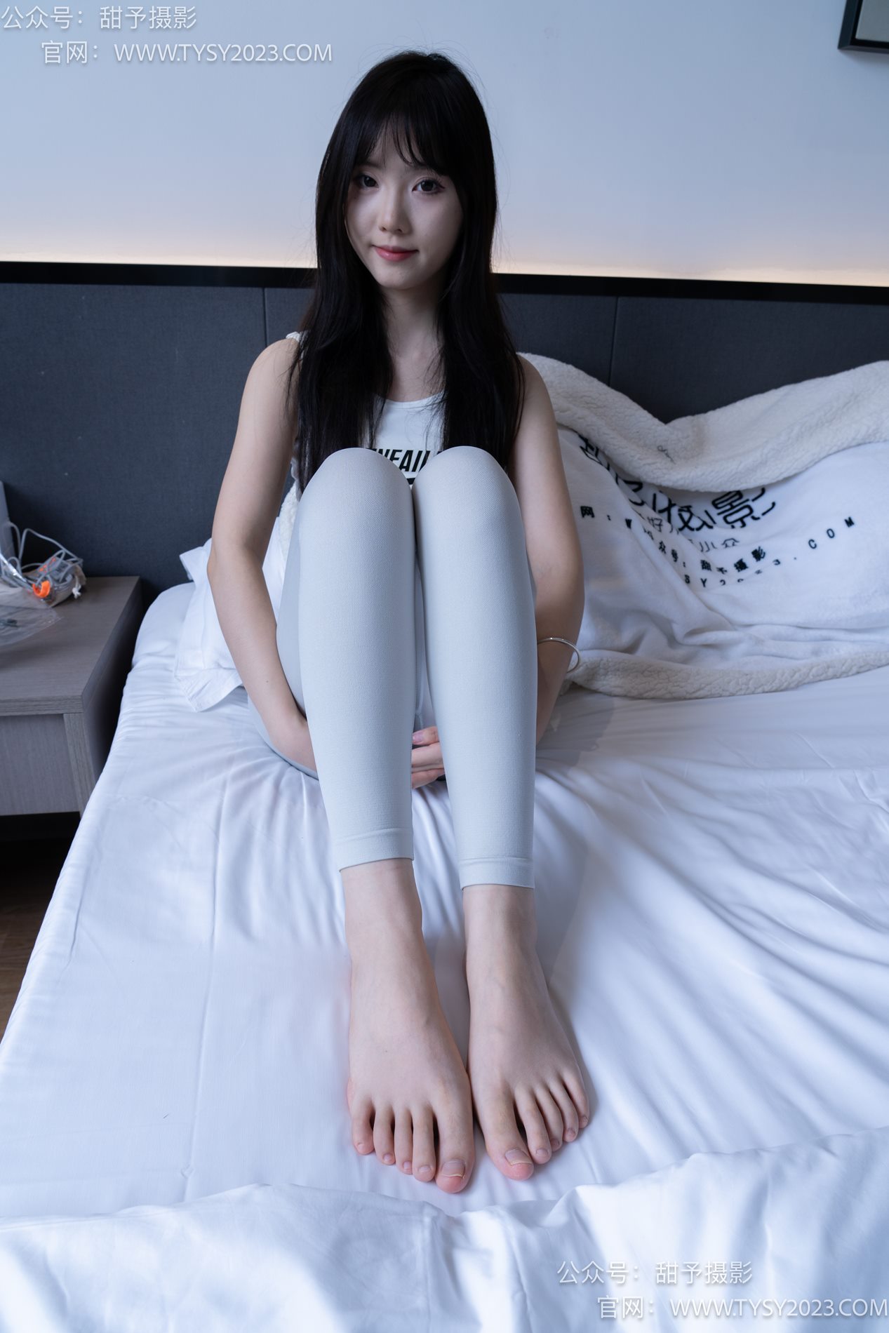 甜予摄影完整版-104期：璇璇-帆布鞋、白棉袜、裸足、小人国剧情 [132P/2V/10G]插图