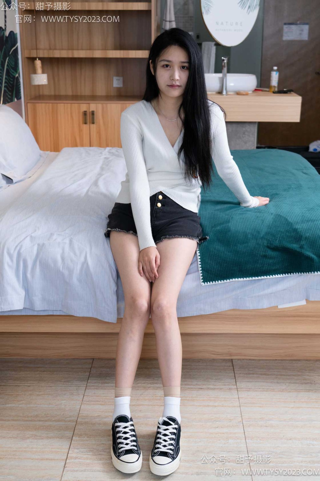 甜予摄影 NO.099 澜澜-帆布鞋、皮鞋、短肉丝、白棉袜、裸足[140P/2V/10.55GB]插图