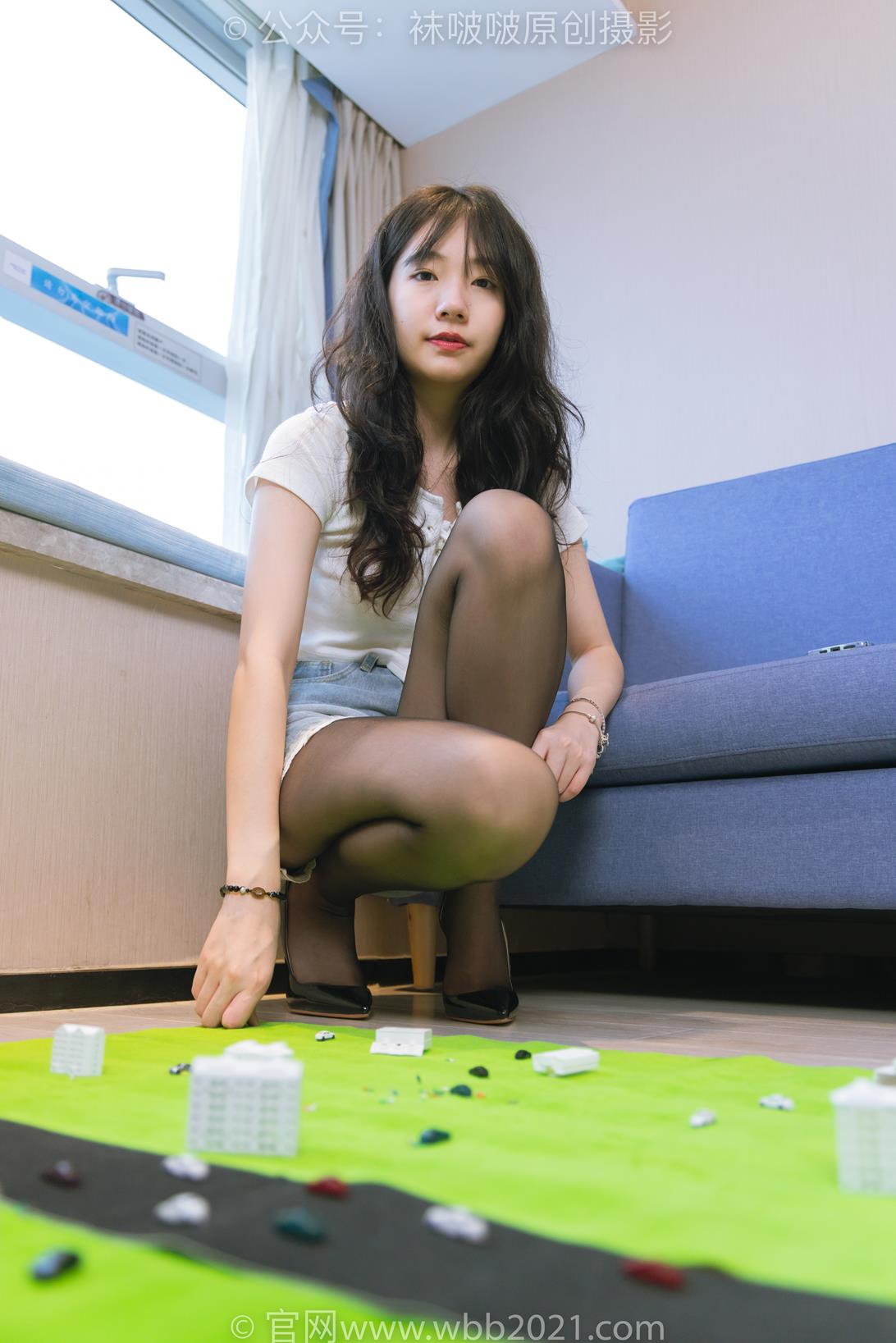 袜啵啵420期 花絮版 小甜豆高跟鞋黑丝脚尖加固款裸足丝袜穿鞋踩房子小汽车巨大娘视角剧情[172P/1V/7.83G]插图4