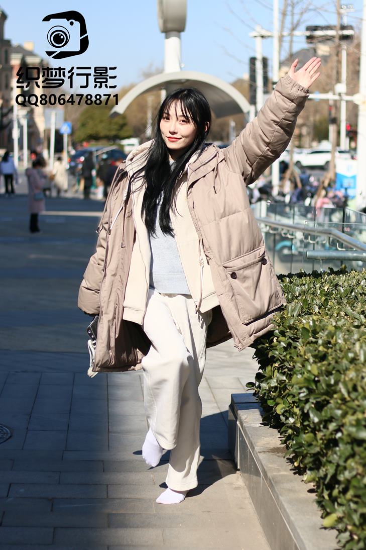 织梦映像 罗袜生尘完整版商业街外景帆布鞋，裸足[278P/1V/7.52G]插图4