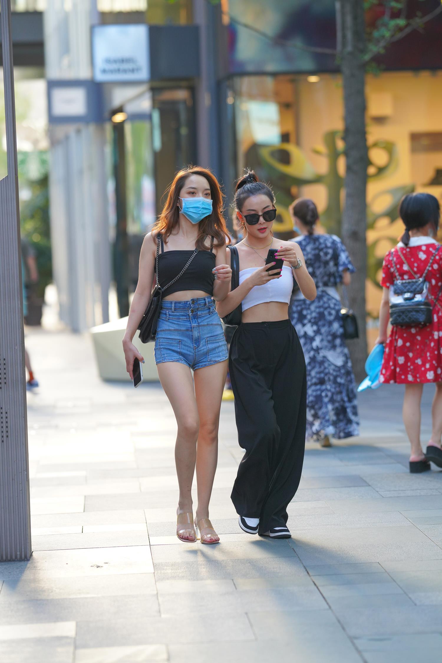 精选街拍作品 NO.3952 高腰牛仔短裤[30P/104MB]插图