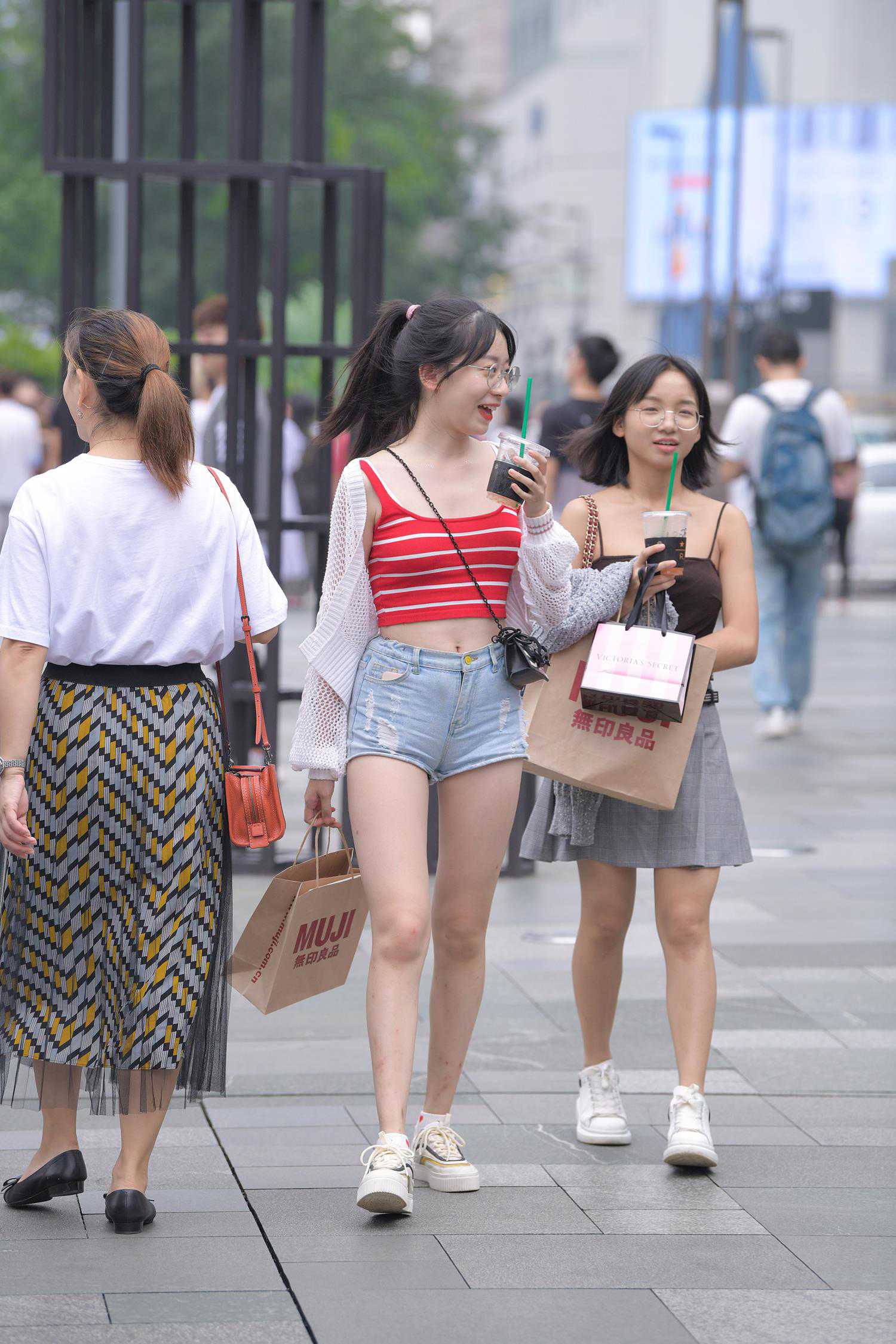 精选街拍作品 NO.3886 青春靓丽少女[104P/276MB]插图