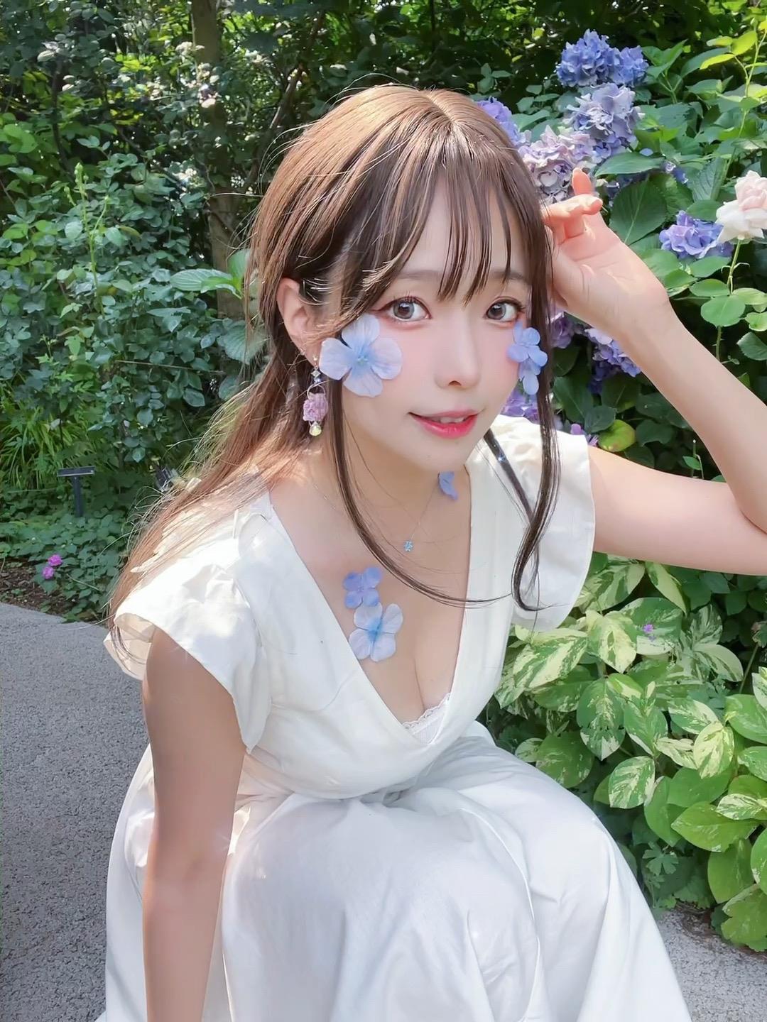 Ely_eee(ElyEE子) – Rainy Season 雨季繡球花[31P/2V/85MB]插图2