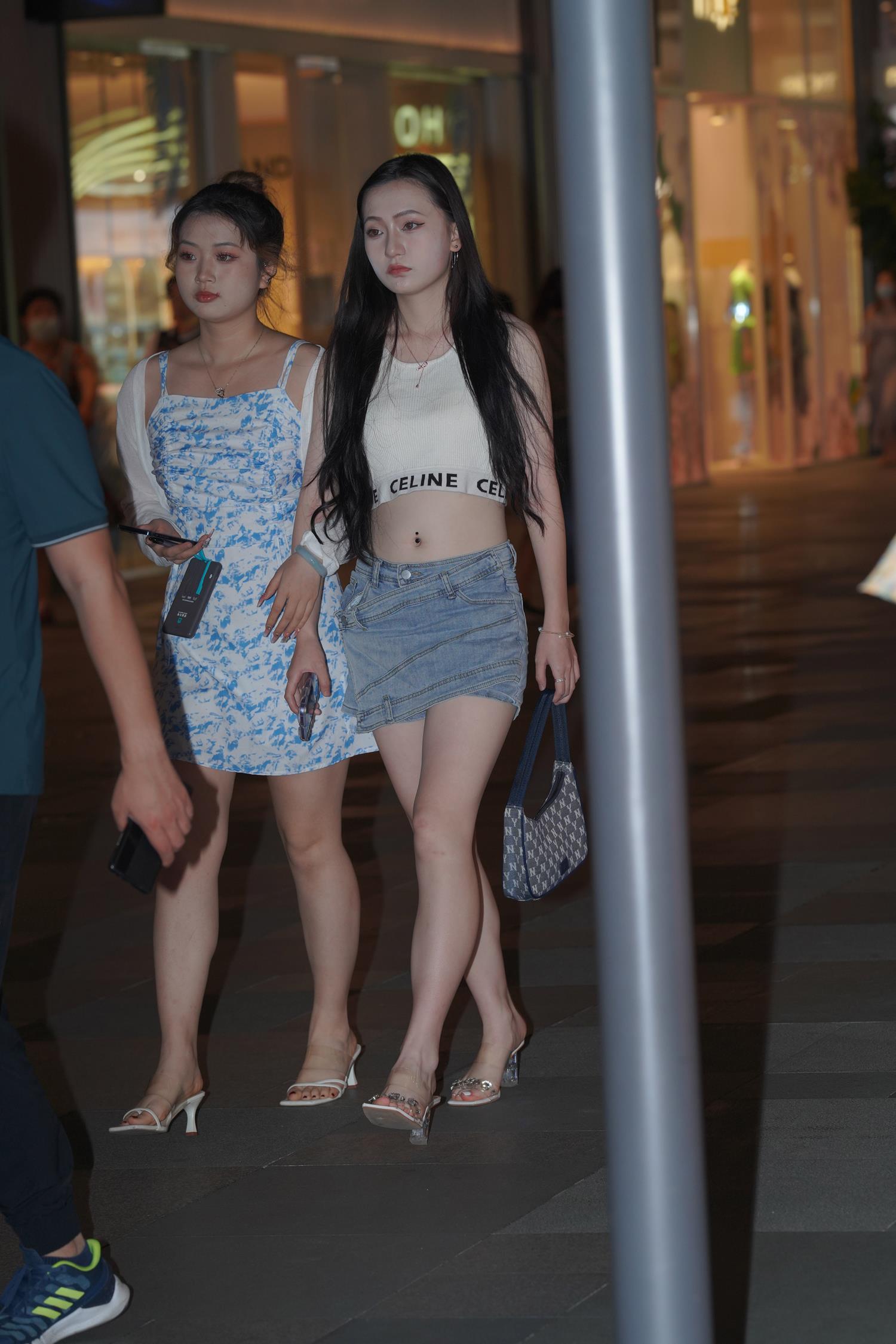 精选街拍作品 NO.3882 百搭牛仔短裤[71P/206MB]插图