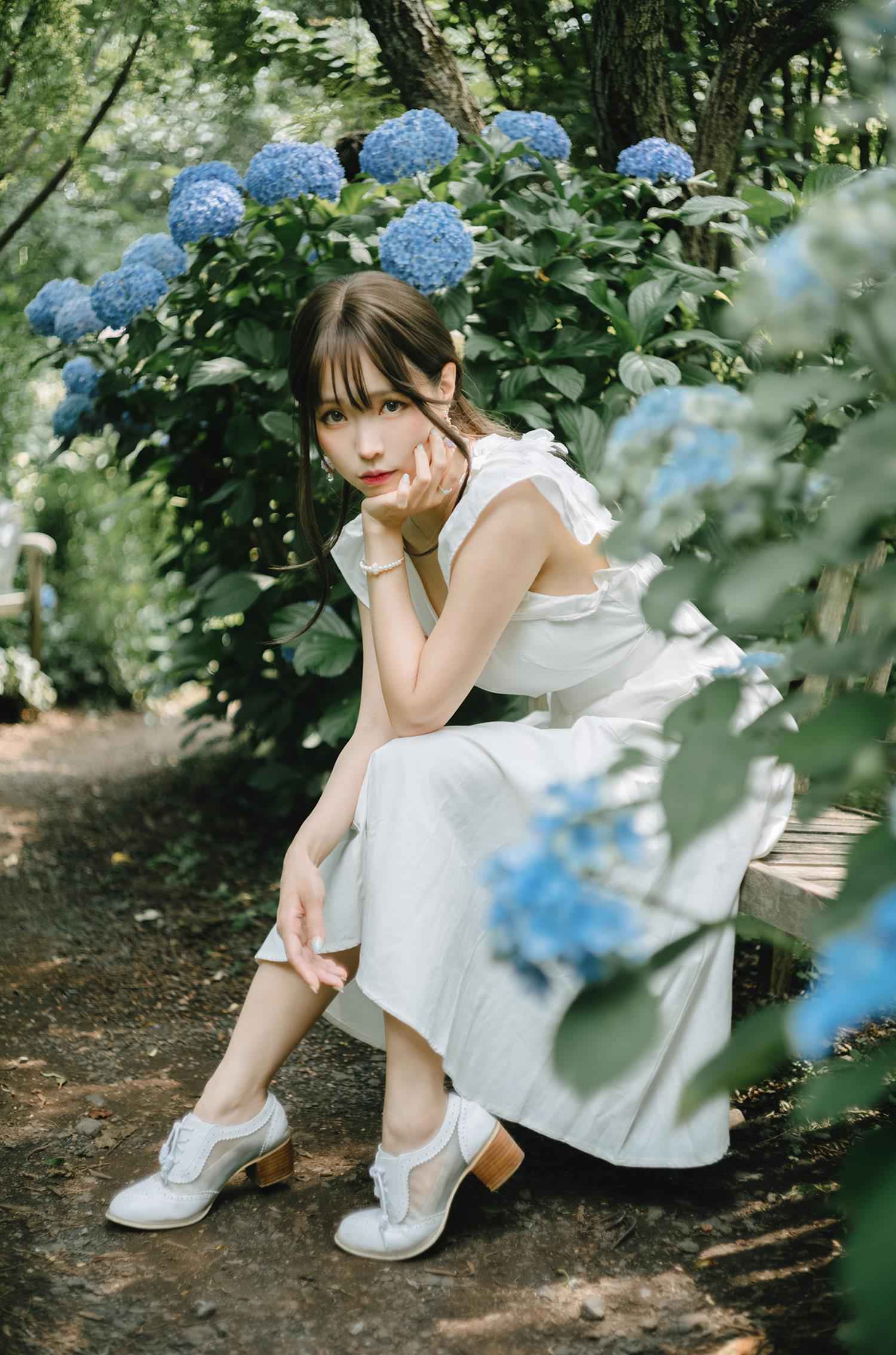 Ely_eee(ElyEE子) – Rainy Season 雨季繡球花[31P/2V/85MB]插图3