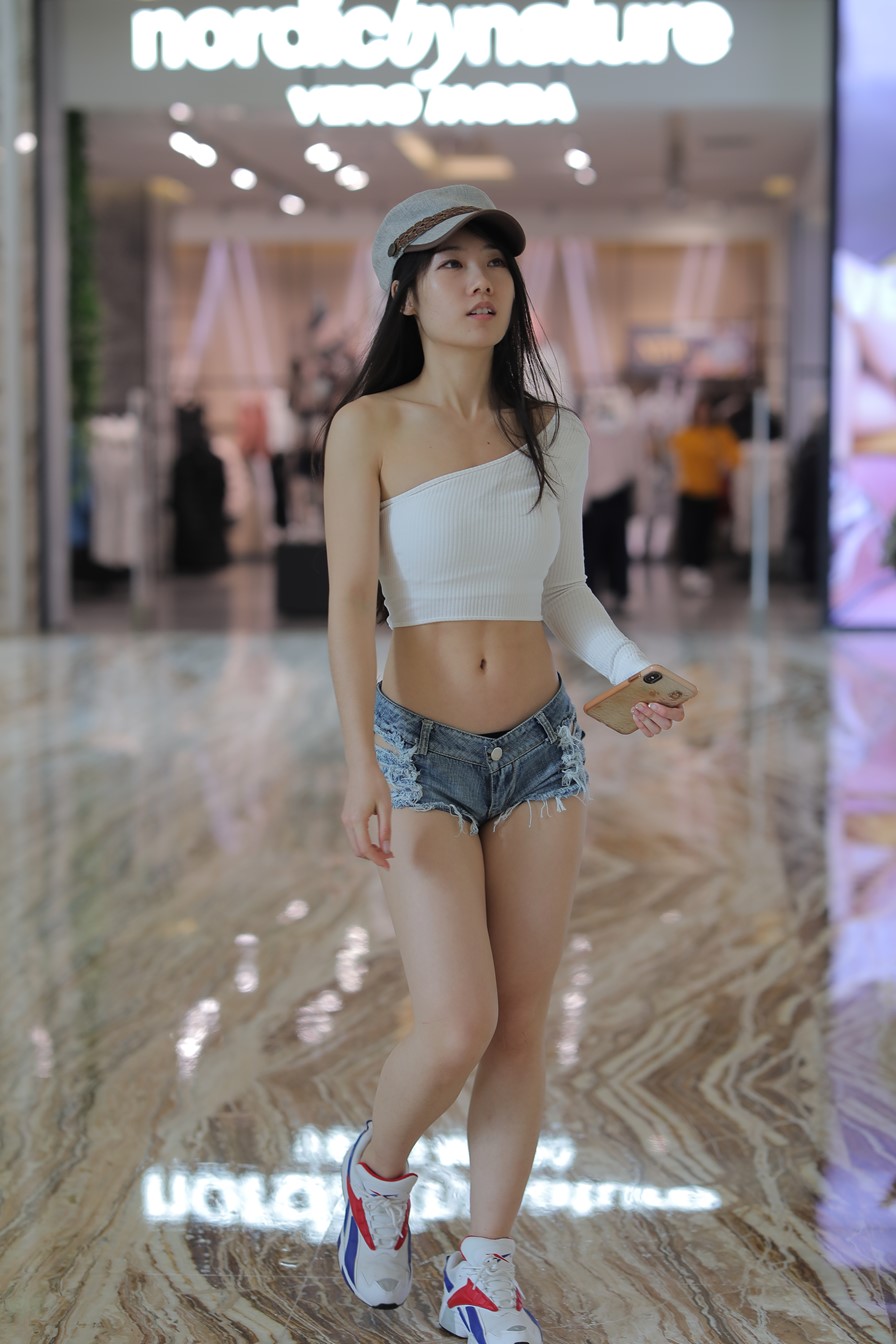 [魔镜原创摄影]热裤美臀女孩[607P/15V/13.8G]插图1