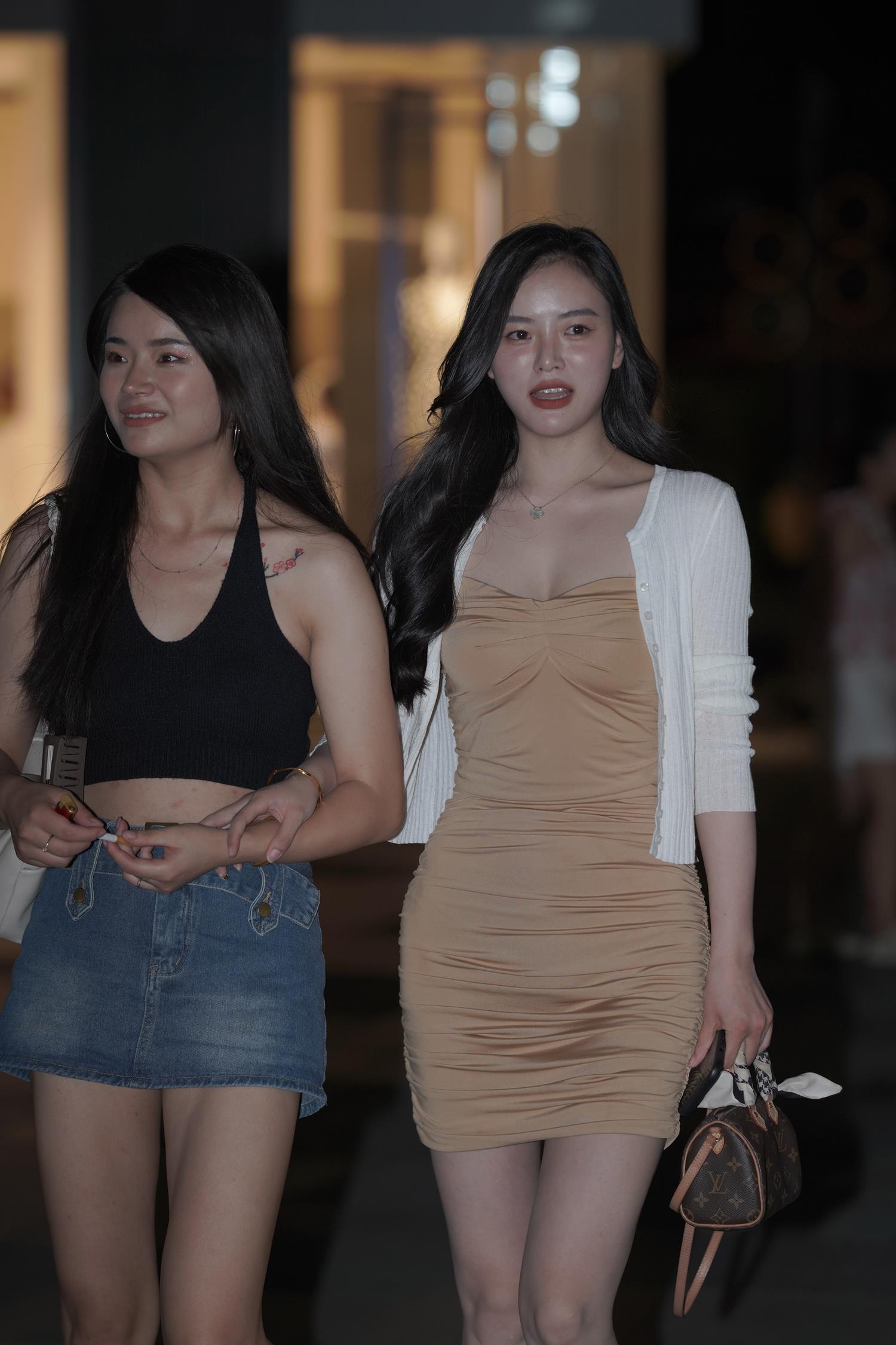 精选街拍作品 NO.3973 时尚褶皱裙[104P/259MB]插图1