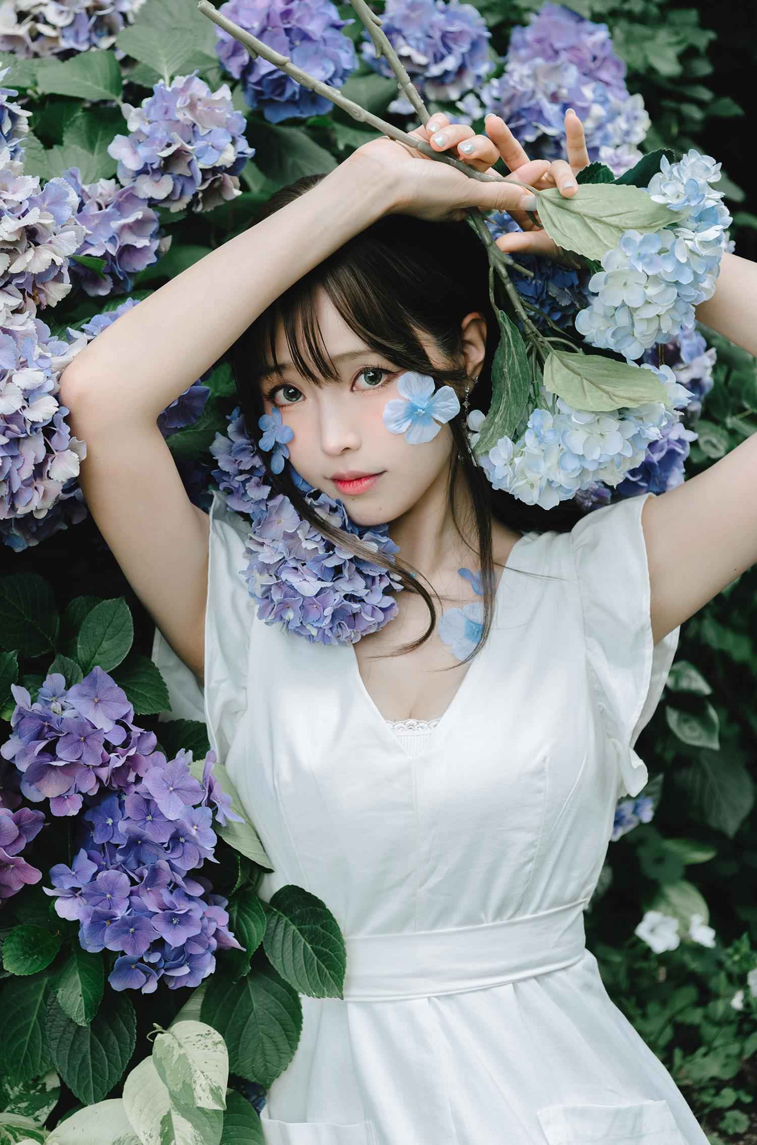 Ely_eee(ElyEE子) – Rainy Season 雨季繡球花[31P/2V/85MB]插图1