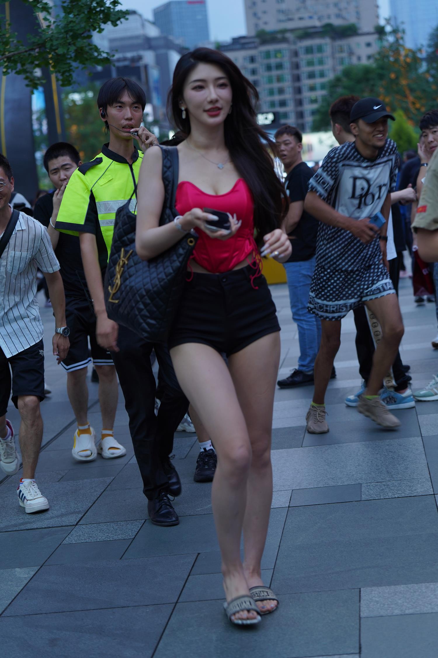 精选街拍作品 NO.4007 时尚红黑搭配[172P/604MB]插图1