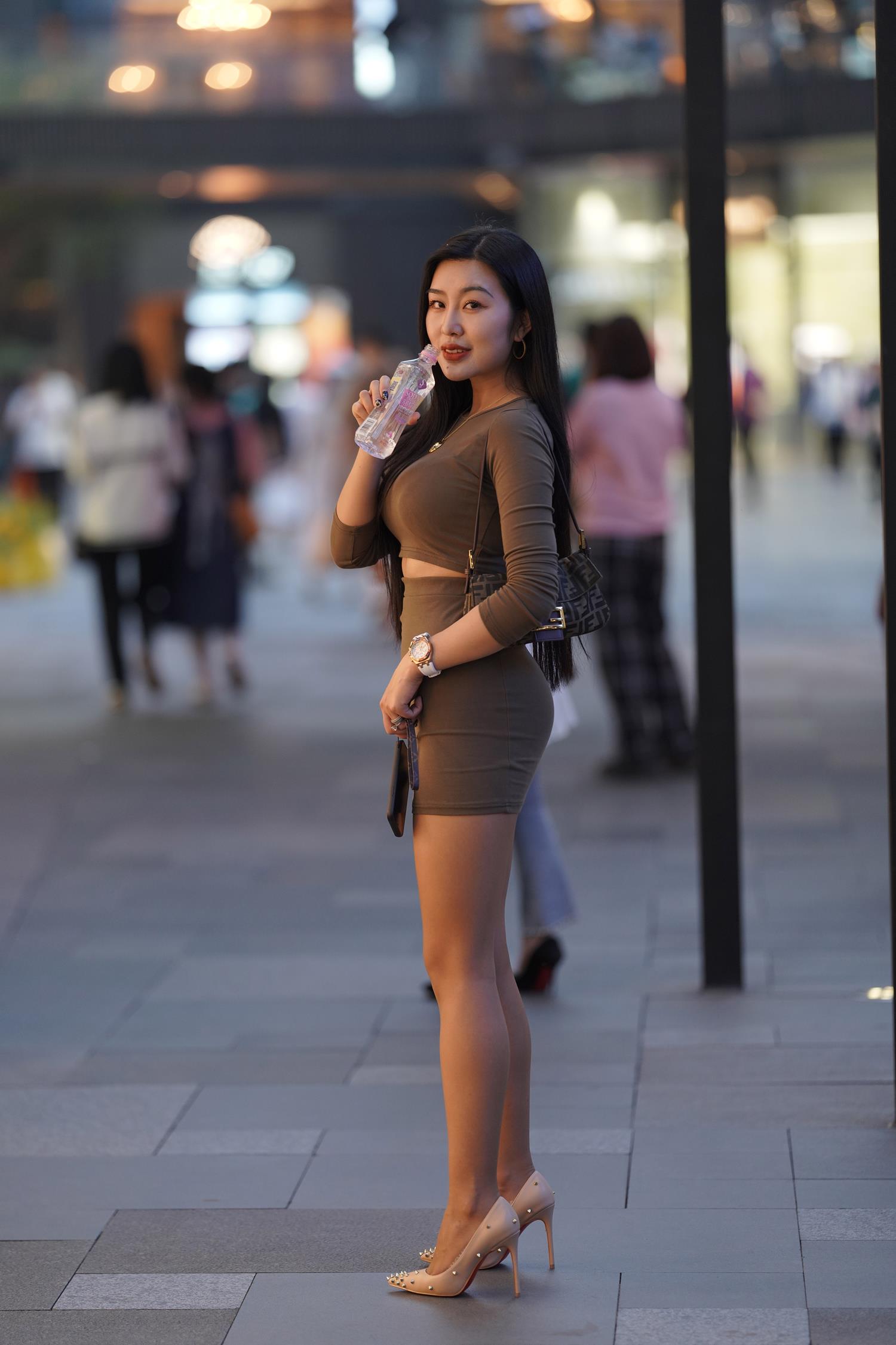 精选街拍作品 NO.3977 简约棕色套装裙[141P/380MB]插图4