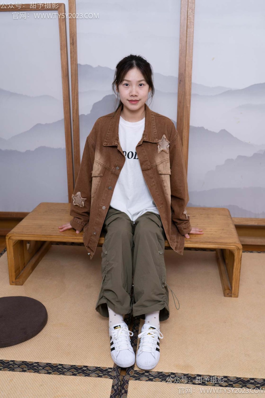 甜予摄影 积分002期 双双-板鞋、白棉袜、裸足[130P/2V/10.04GB]插图4