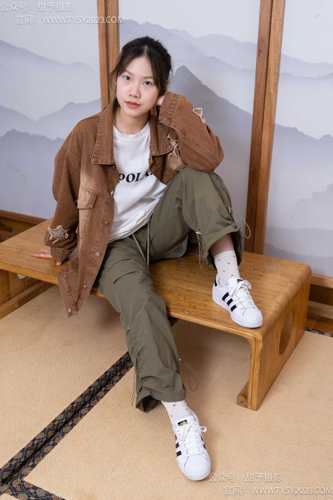 甜予摄影 积分002期 双双-板鞋、白棉袜、裸足[130P/2V/10.04GB]插图1