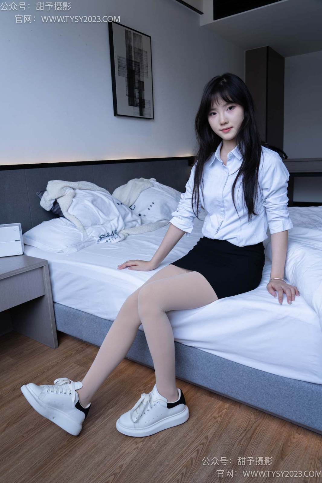 甜予摄影 NO.101 璇璇-OL至服、板鞋、高跟鞋、厚肉丝[136P/2V/10.11GB]插图4