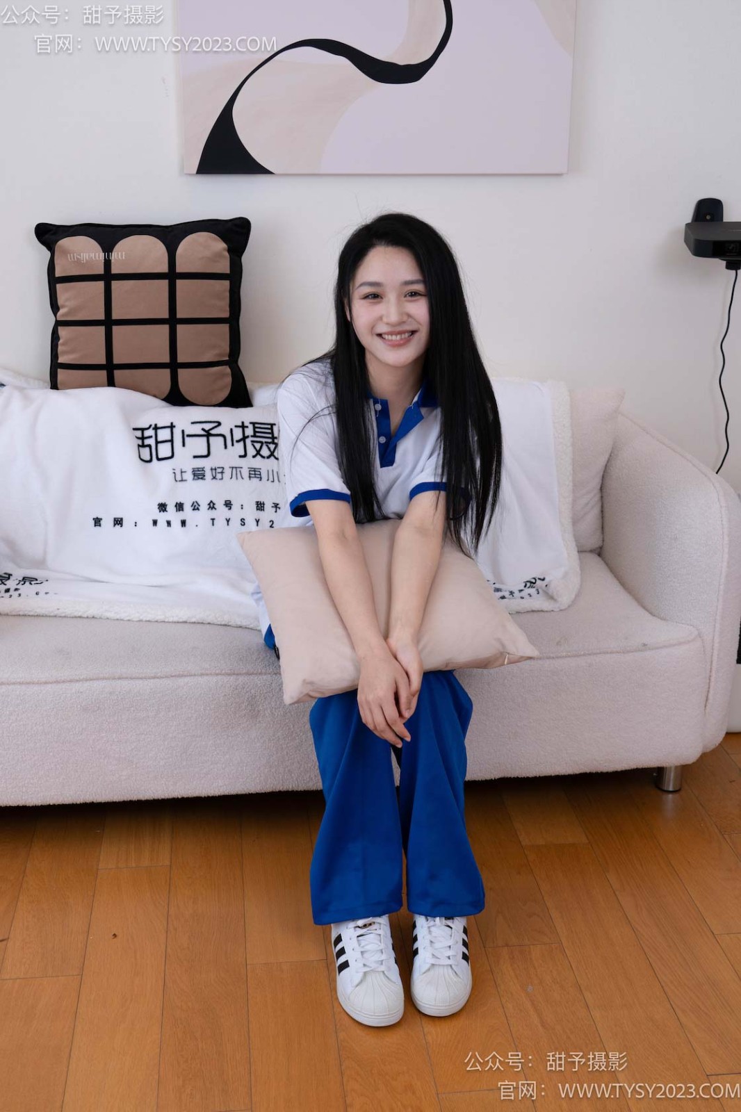 甜予摄影 NO.102 澜澜-板鞋、白棉袜、肉丝（脚尖加固款）[126P/2V/9.94GB]插图