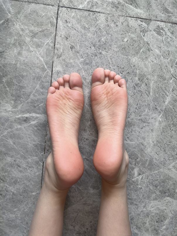 套路颜值超高的高中校花拍脚[25P/8V/617M]插图5