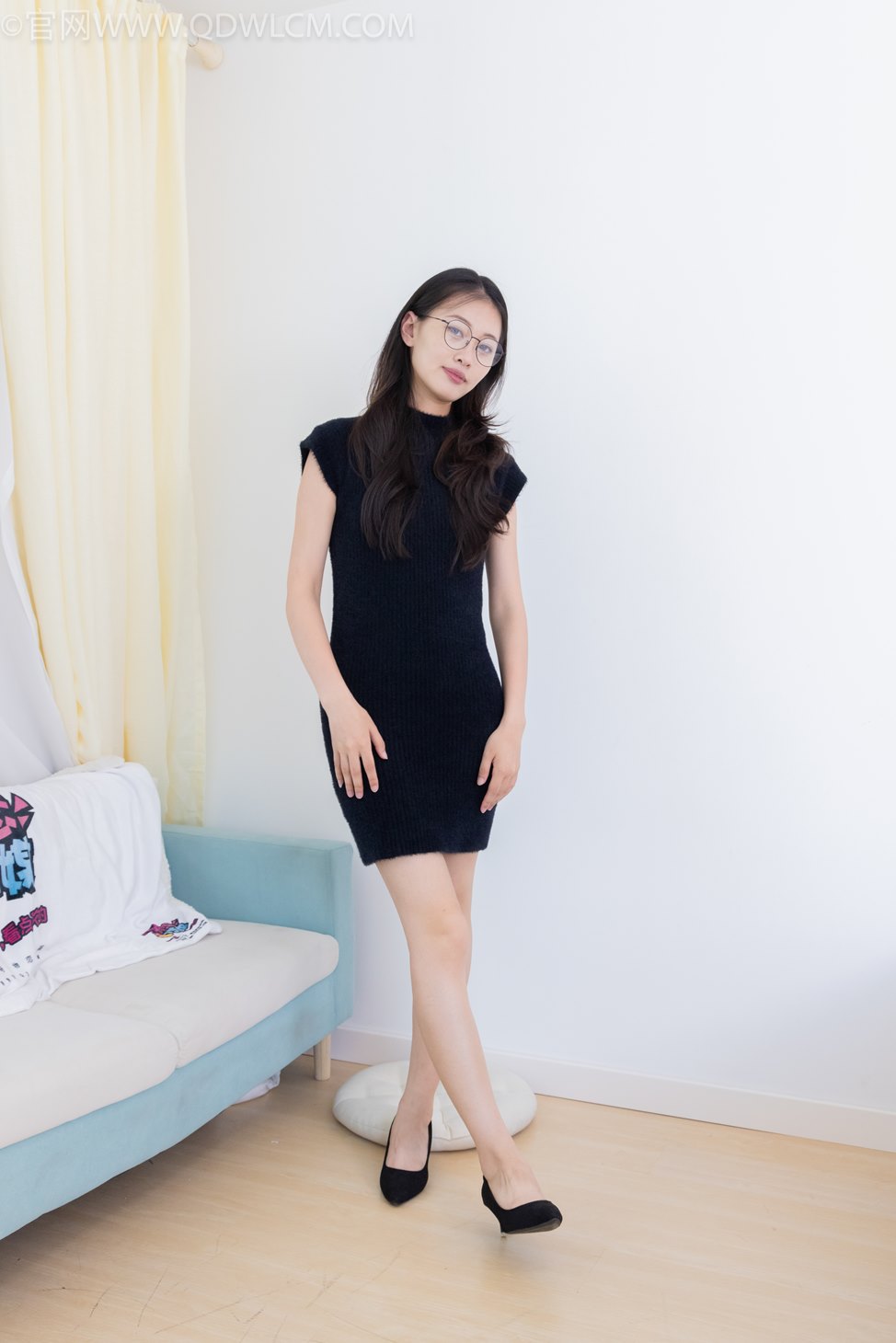 勿恋传媒2115期：小优-高跟鞋、厚黑丝、裸足[152P/1V/4.41G]插图8