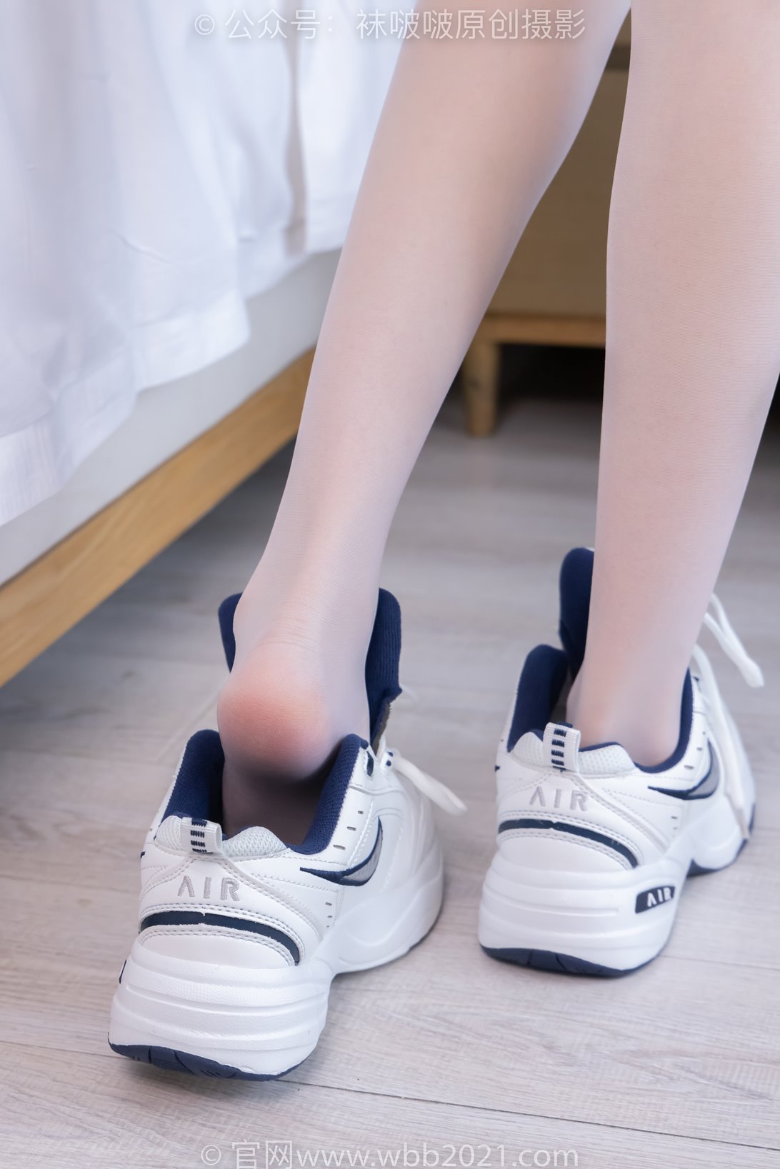 袜啵啵435期：稚予-板鞋、运动鞋、白丝（脚尖加固款）、肉丝（脚尖加固款） [150P/1V/6.25G]插图7