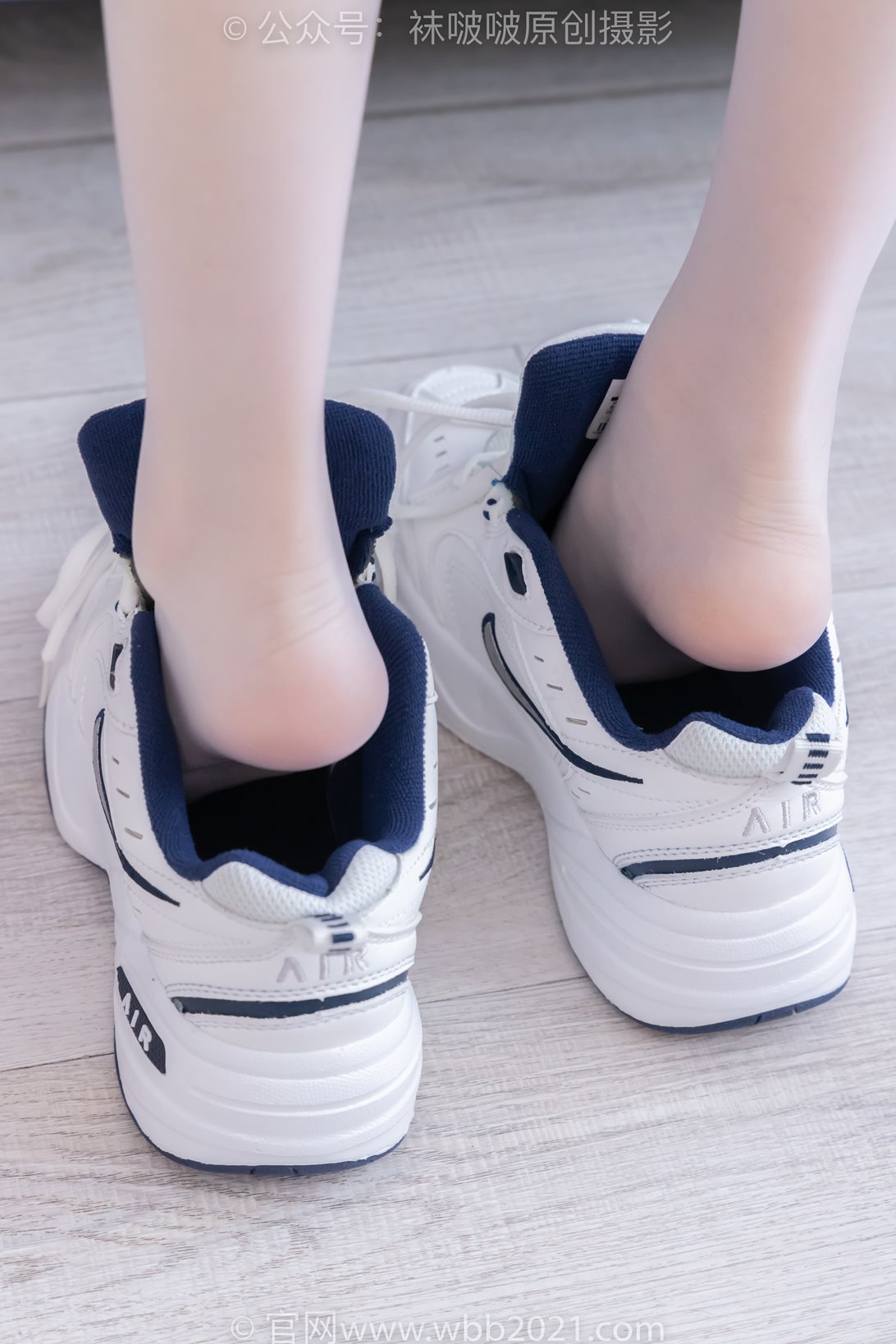 袜啵啵435期：稚予-板鞋、运动鞋、白丝（脚尖加固款）、肉丝（脚尖加固款） [150P/1V/6.25G]插图3