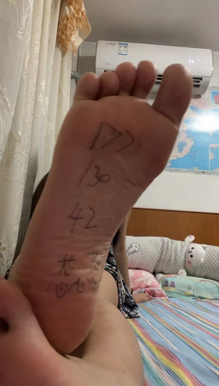 最新漂亮大学生秀足合辑[753P/239V/3.95G]插图2