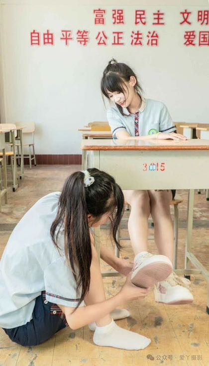 爱丫摄影-（全）创作：二女课间嬉趣[150P/1V/5.09GB]插图