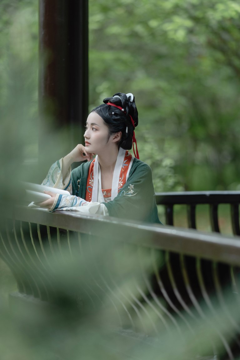 [YITUYU艺图语]2022.10.31 画莫叶 默默[25+1P/272MB]插图