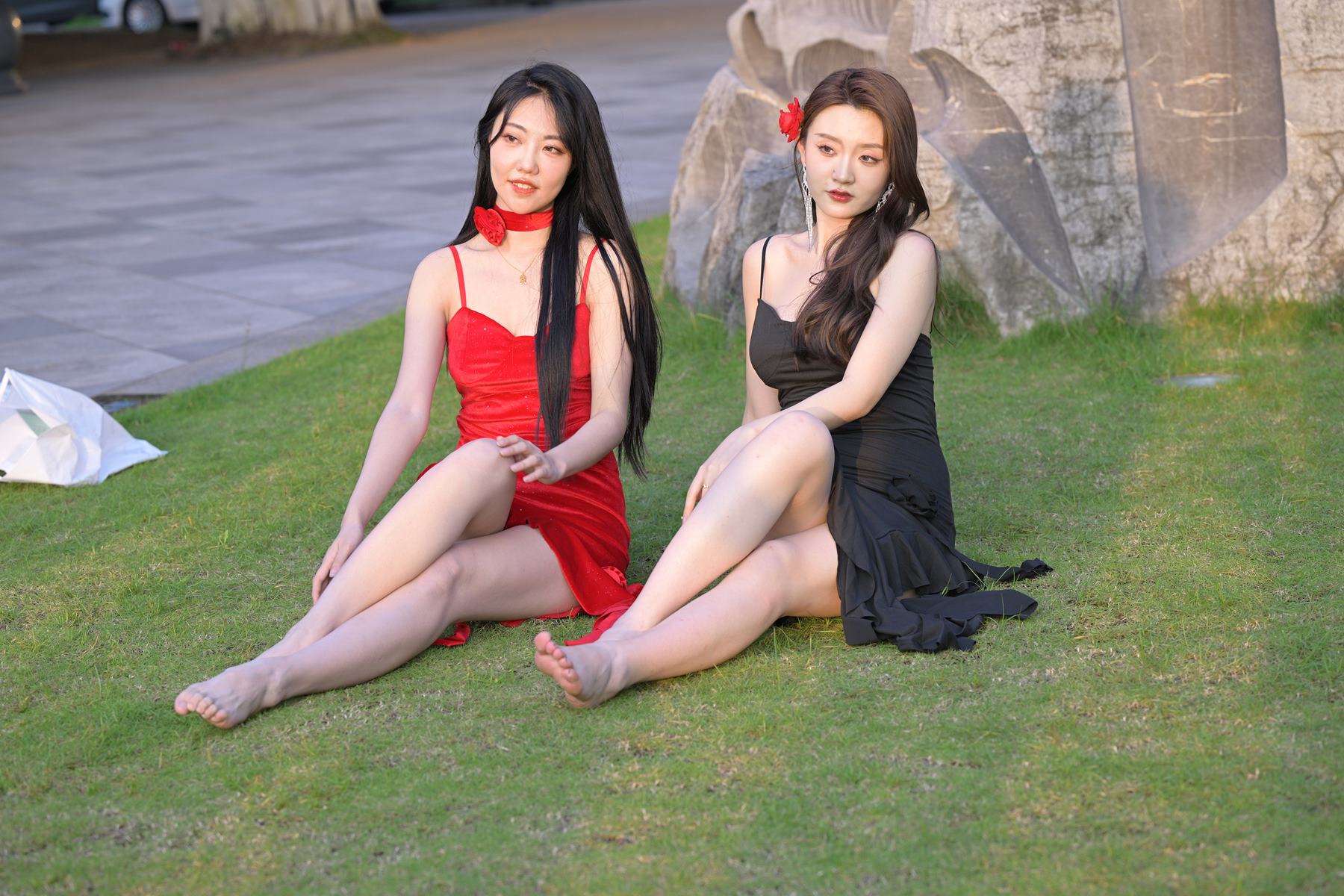 精选街拍作品 NO.4180 黑裙与红裙[359P/861MB]插图1