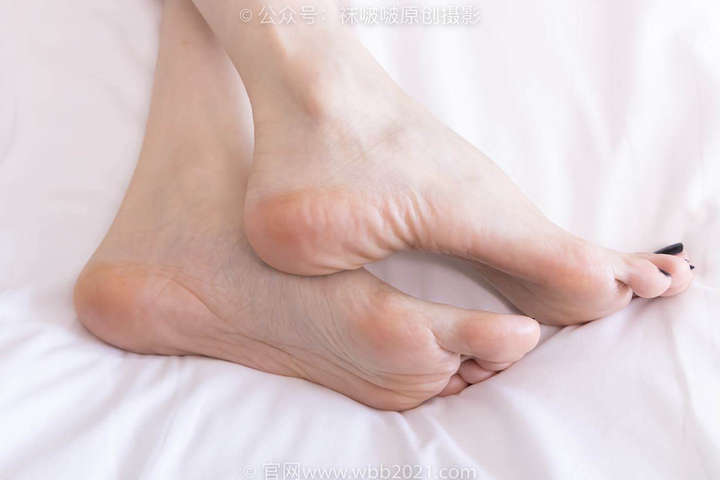 [BoBoSocks袜啵啵]NO.417 稚予-板鞋、白棉袜、裸足、裸足部分脚底抹精油[199P/1V/6.77GB]插图5