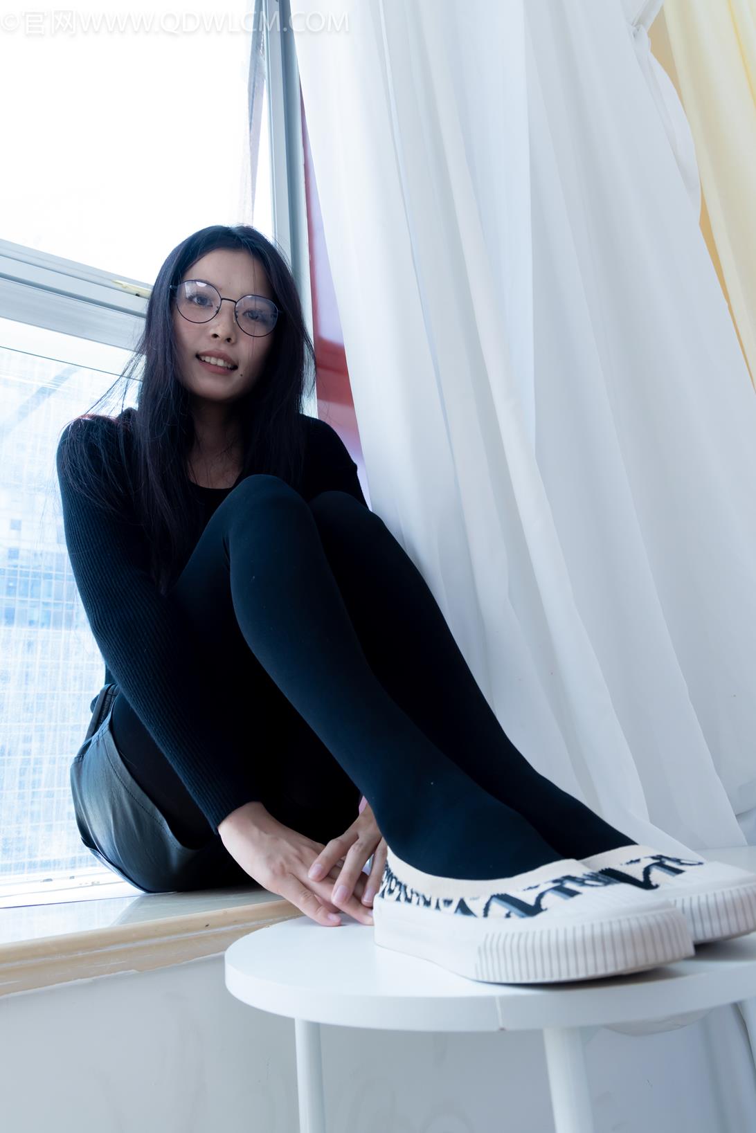 勿恋传媒2139期：茯苓-厚黑丝、平底鞋、瑜伽动作老头乐挠脚剧情[165P/1V/4G]插图7