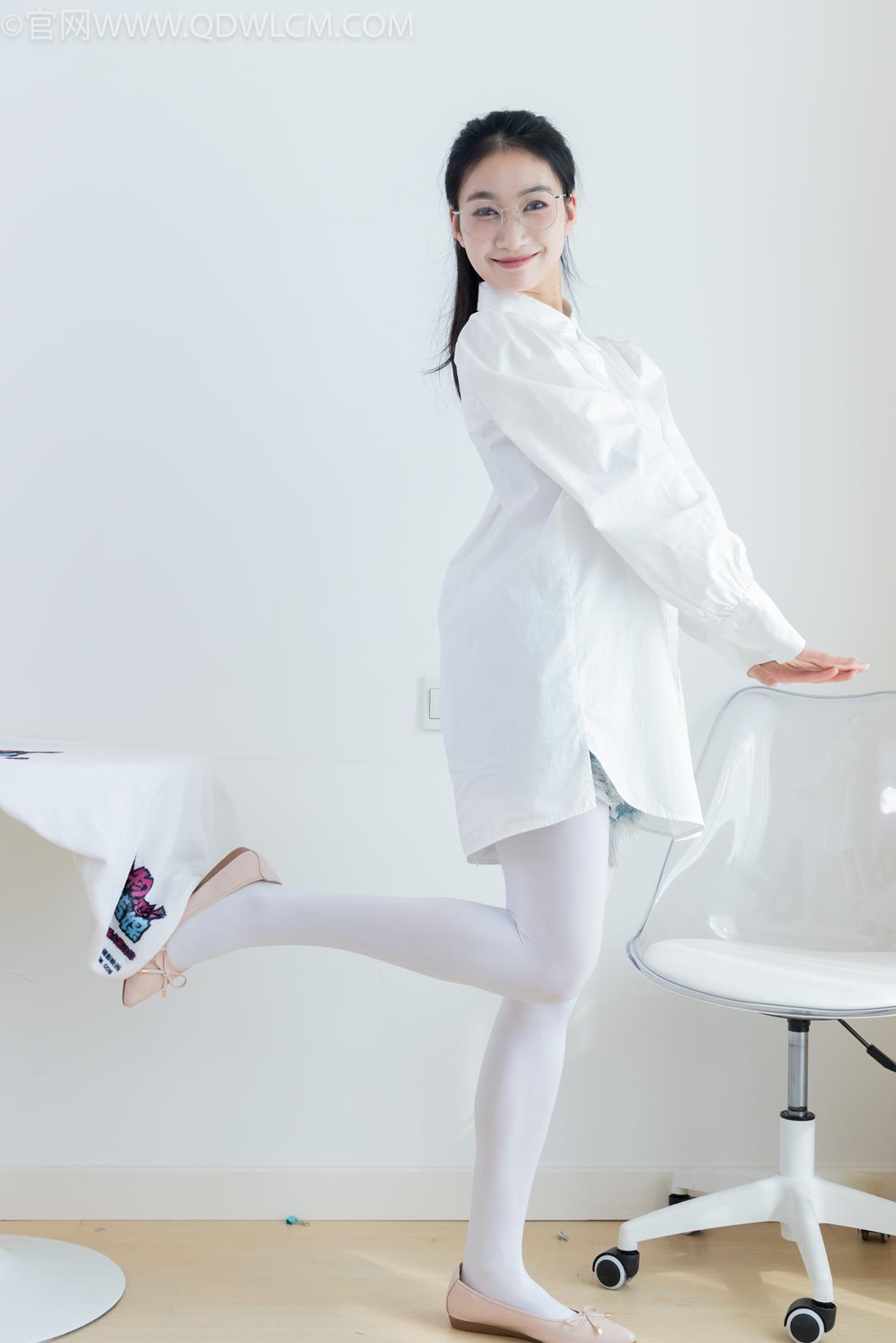 勿恋传媒2153期：小影-平底鞋、厚白丝[156P/1V/3.74G]插图6