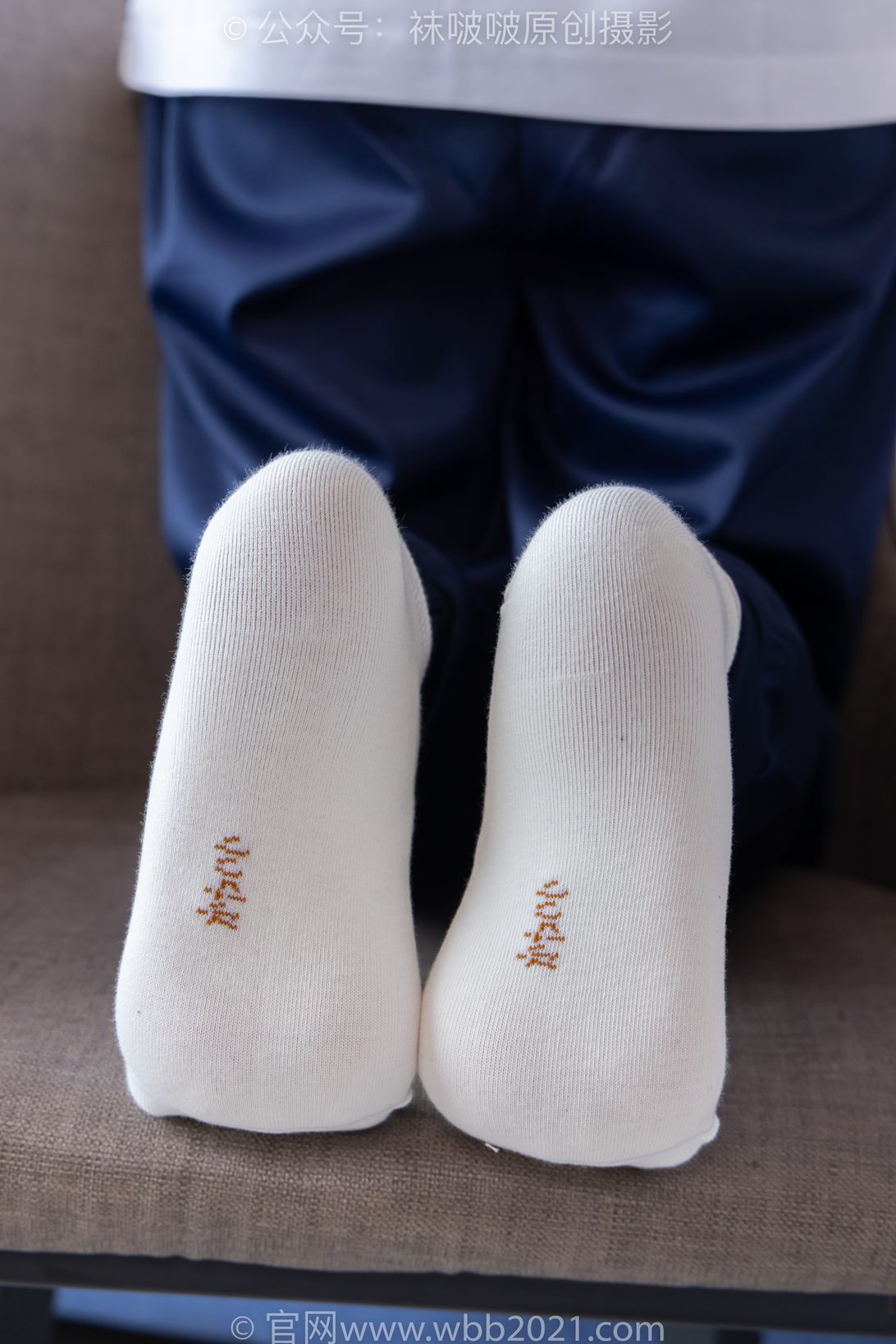 袜啵啵446期：甜甜圈-板鞋、白棉袜、白丝（脚尖加固款）、校服裤里丝 [150P/1V/6.09G]插图7