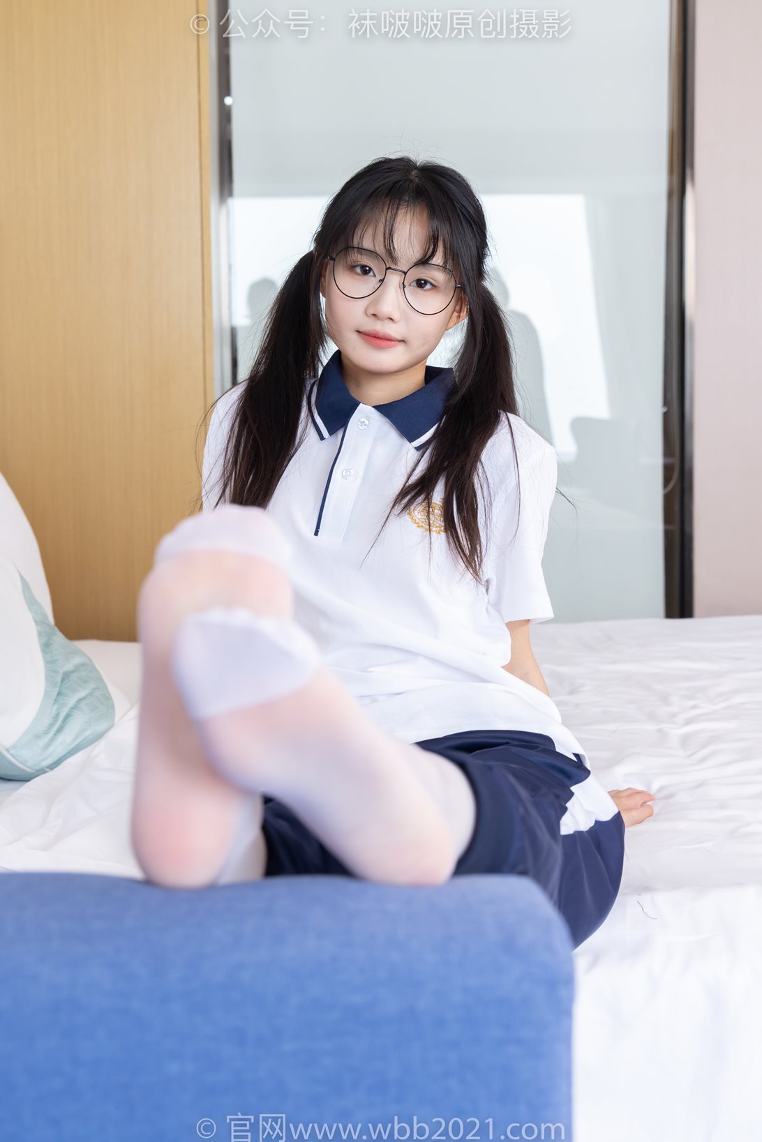 袜啵啵446期：甜甜圈-板鞋、白棉袜、白丝（脚尖加固款）、校服裤里丝 [150P/1V/6.09G]插图6