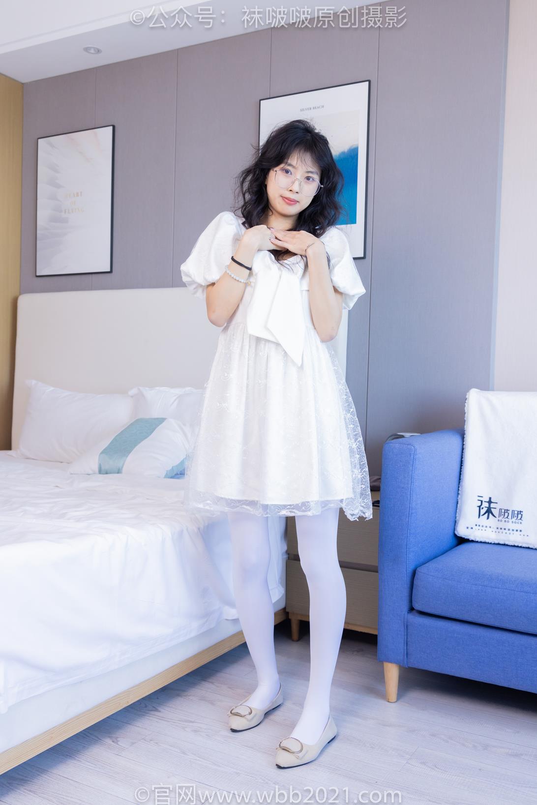 袜啵啵452期花絮：奶油-平底鞋、帆布鞋、厚白丝、厚肉丝、两双丝袜踩葡萄剧情 [228P/1V/9.88G]插图8