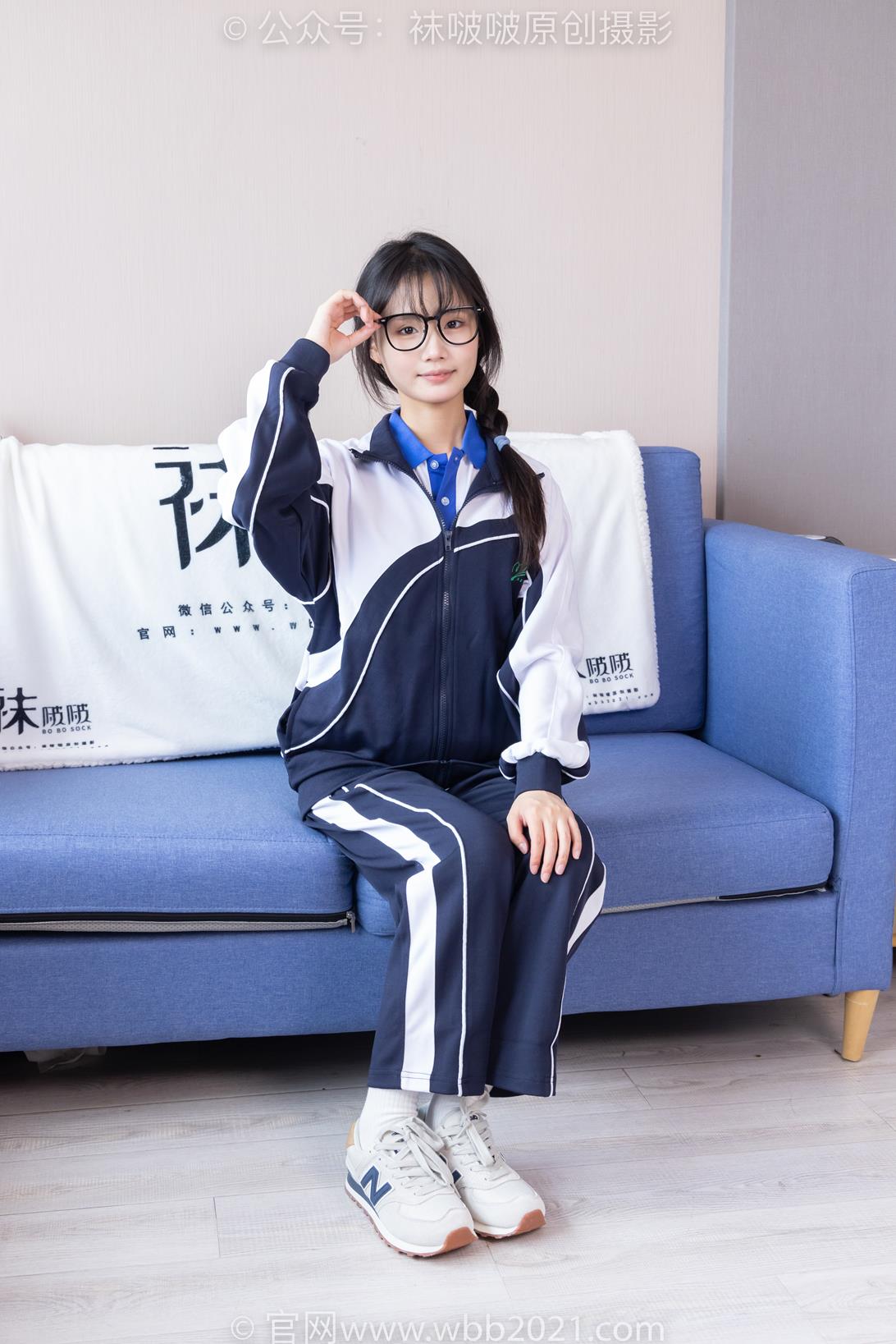 袜啵啵 456期 花絮版 甜甜圈-运动鞋、白棉袜、裸足、校服（花絮版） [150P/1V/6.46G]插图6