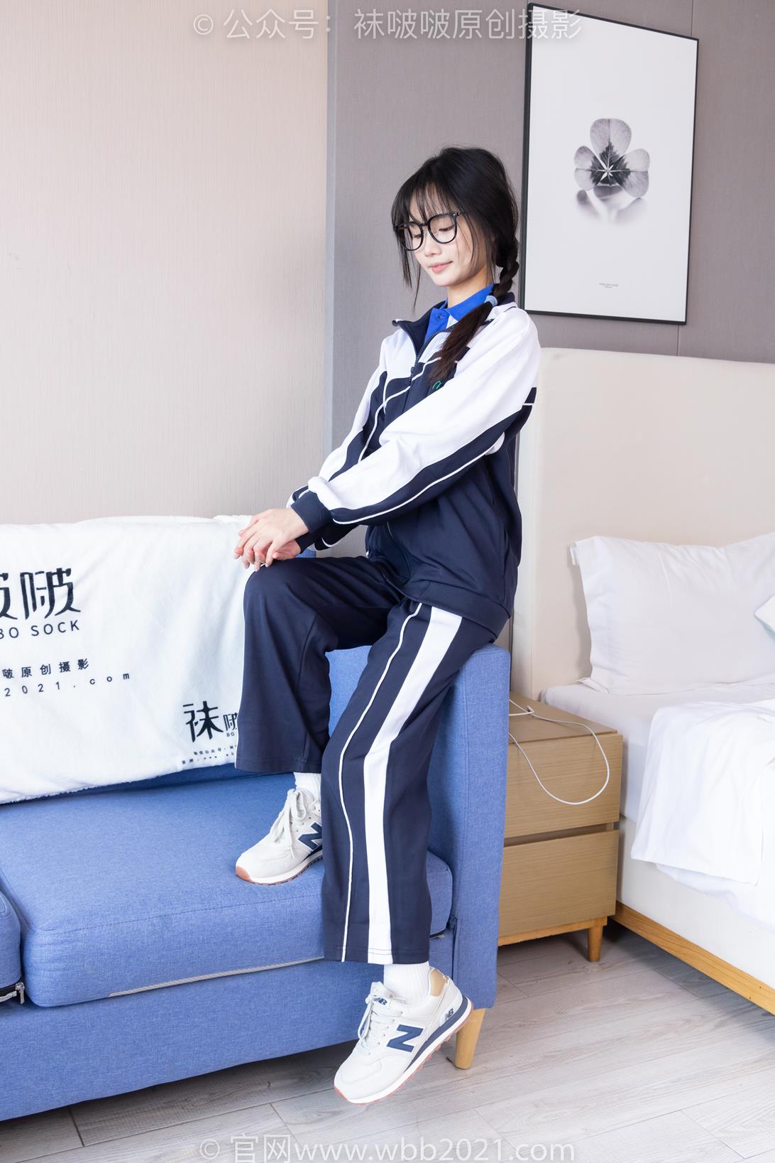 袜啵啵 456期 花絮版 甜甜圈-运动鞋、白棉袜、裸足、校服（花絮版） [150P/1V/6.46G]插图4